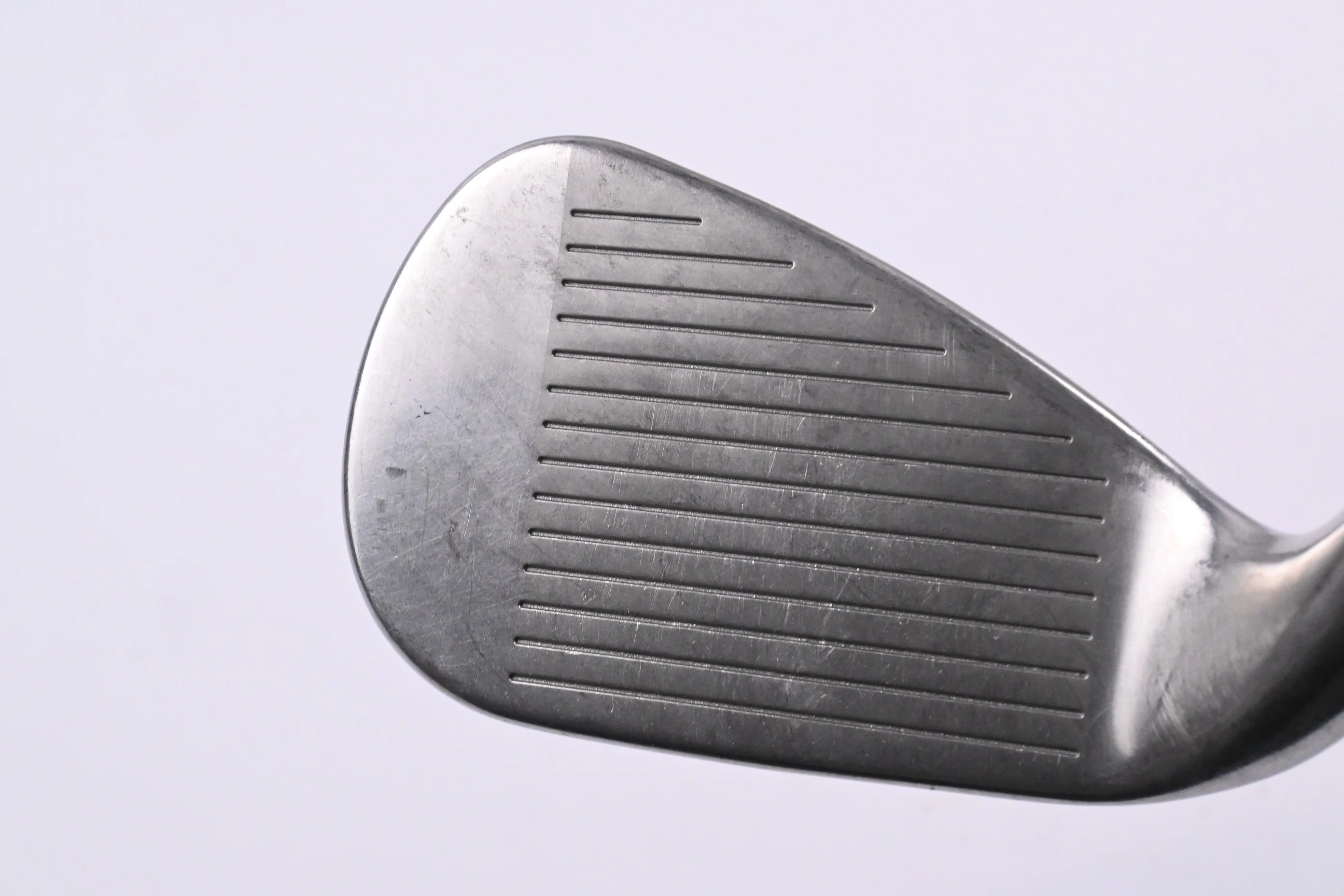 Titleist 718 AP1 Pitching Wedge / 46 Degree / Regular Flex AMT Red R300 Shaft - Image 2
