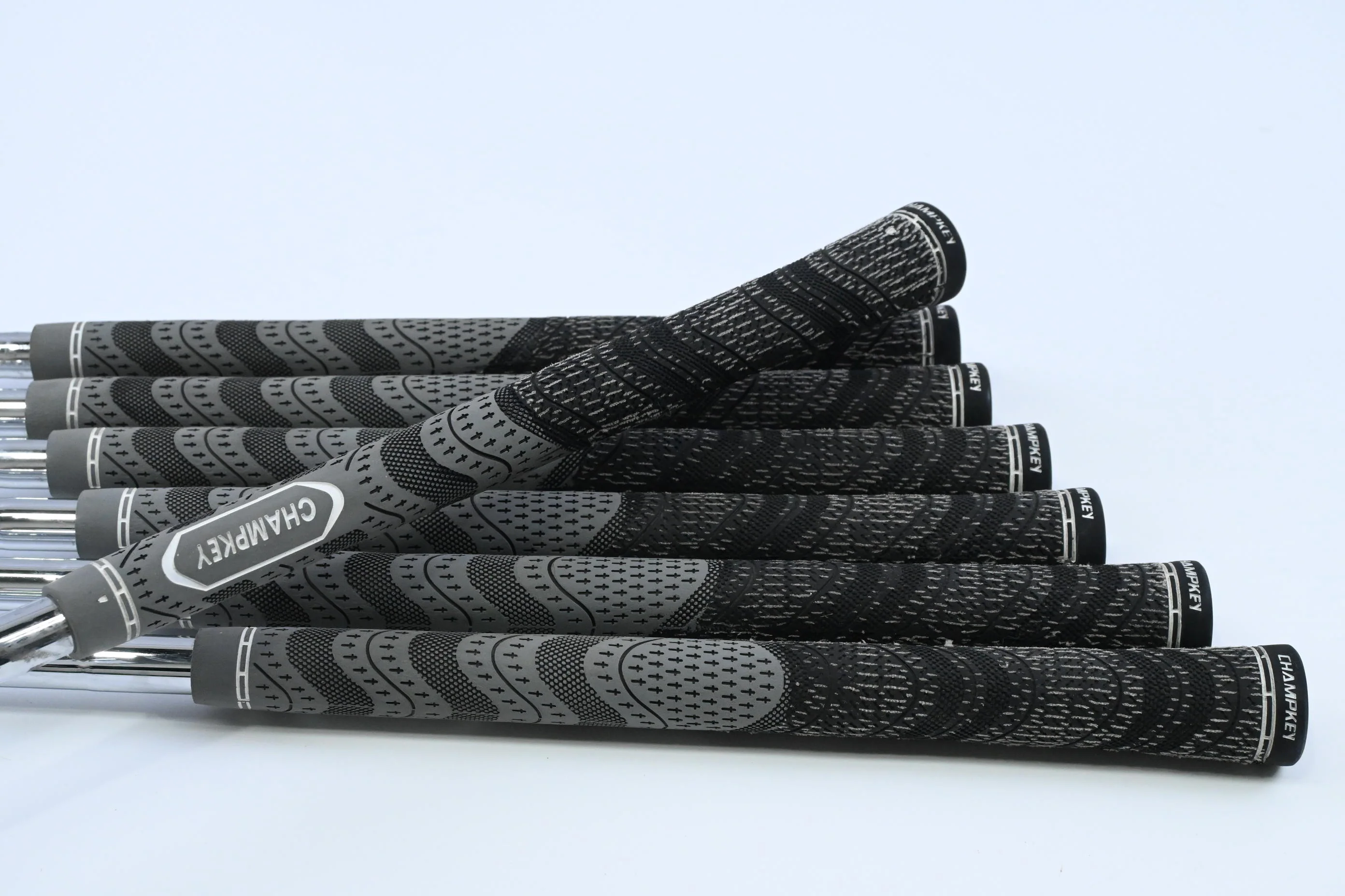 Titleist 718 MB Irons / 4-PW / Stiff Flex Dynamic Gold AMT S400 Shafts - Image 7