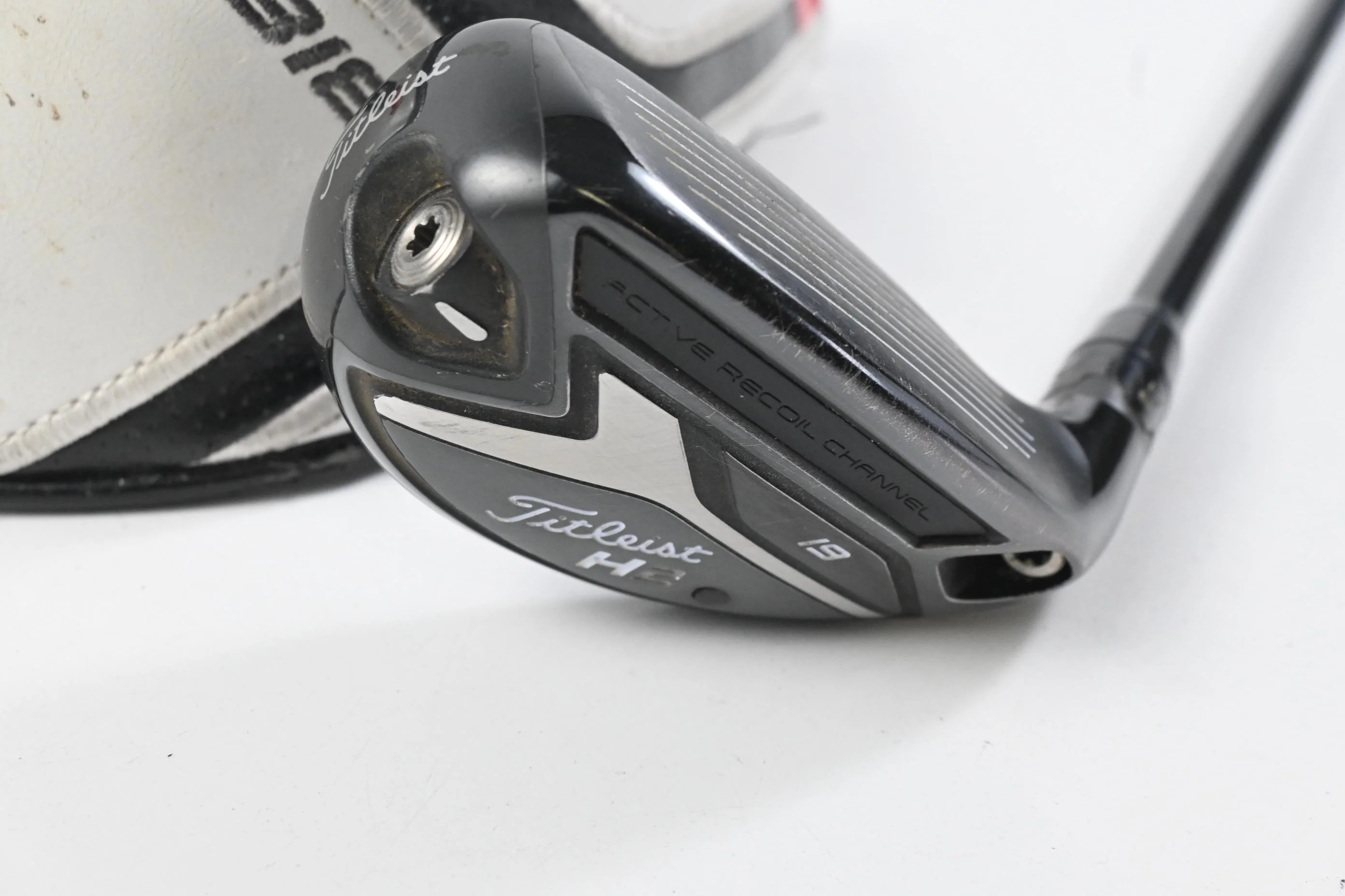 Titleist 818 H2 #3 Hybrid / 19 Degree / Stiff Flex Tensei AV Blue 70 Shaft