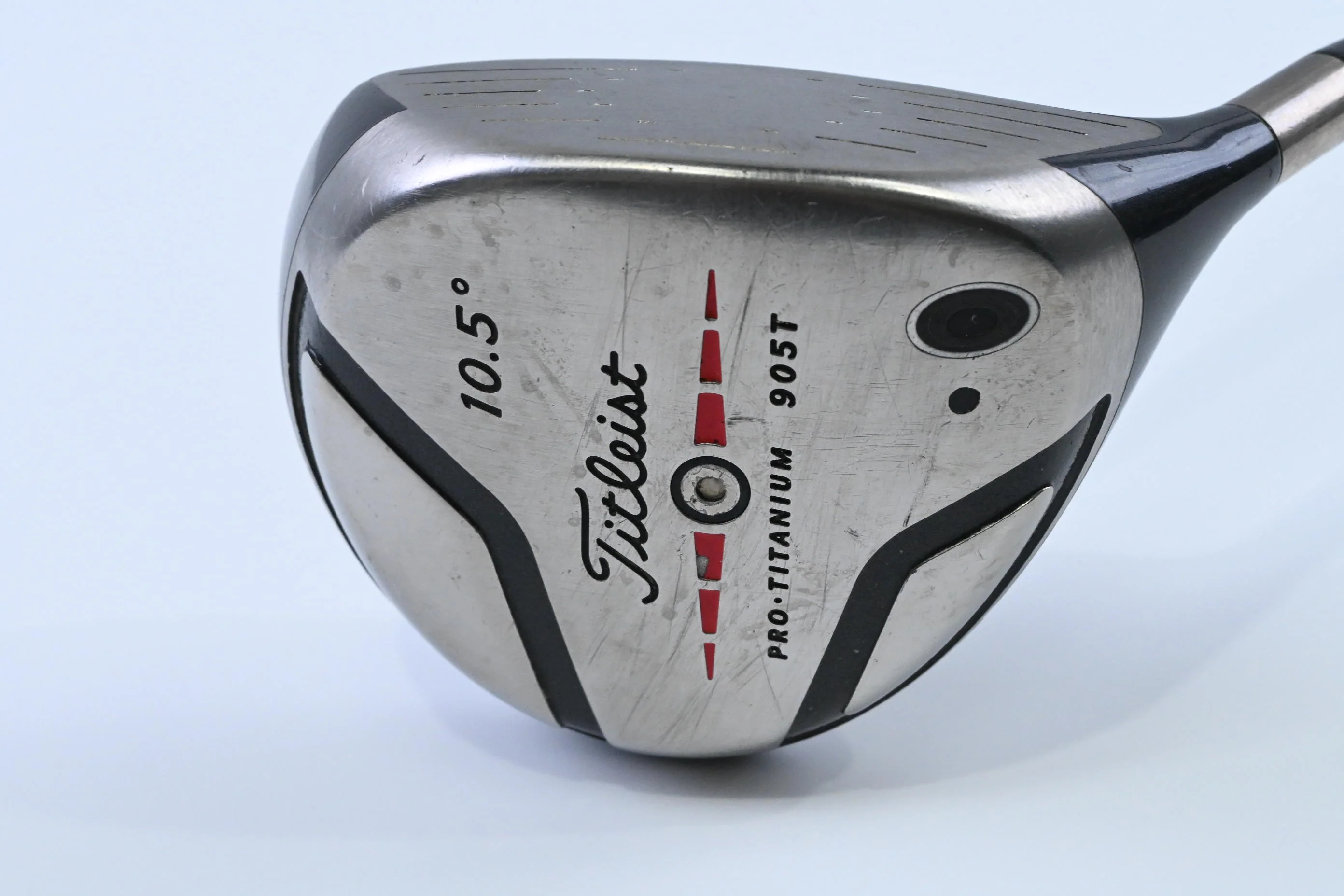 Titleist 905 T Driver / 10.5 Degree / Regular Flex Graphite Shaft - Image 2