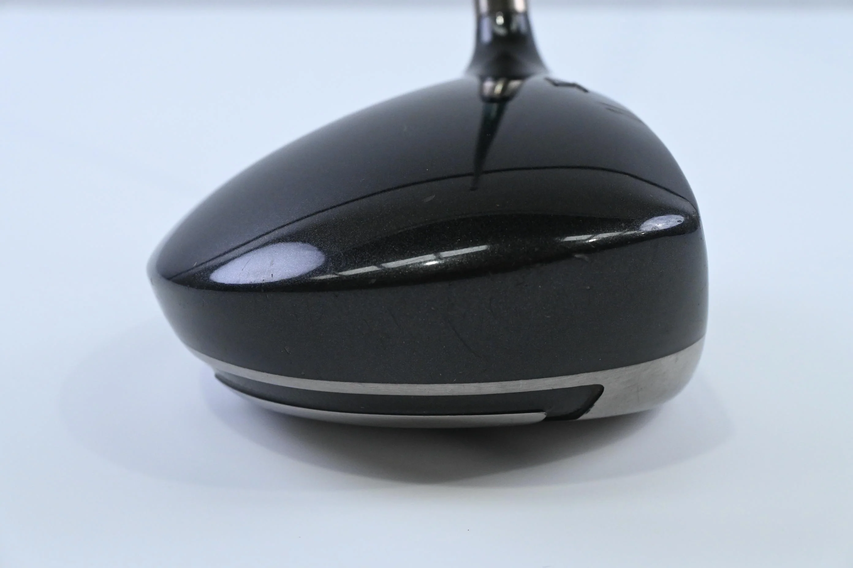 Titleist 905 T Driver / 10.5 Degree / Regular Flex Graphite Shaft - Image 3