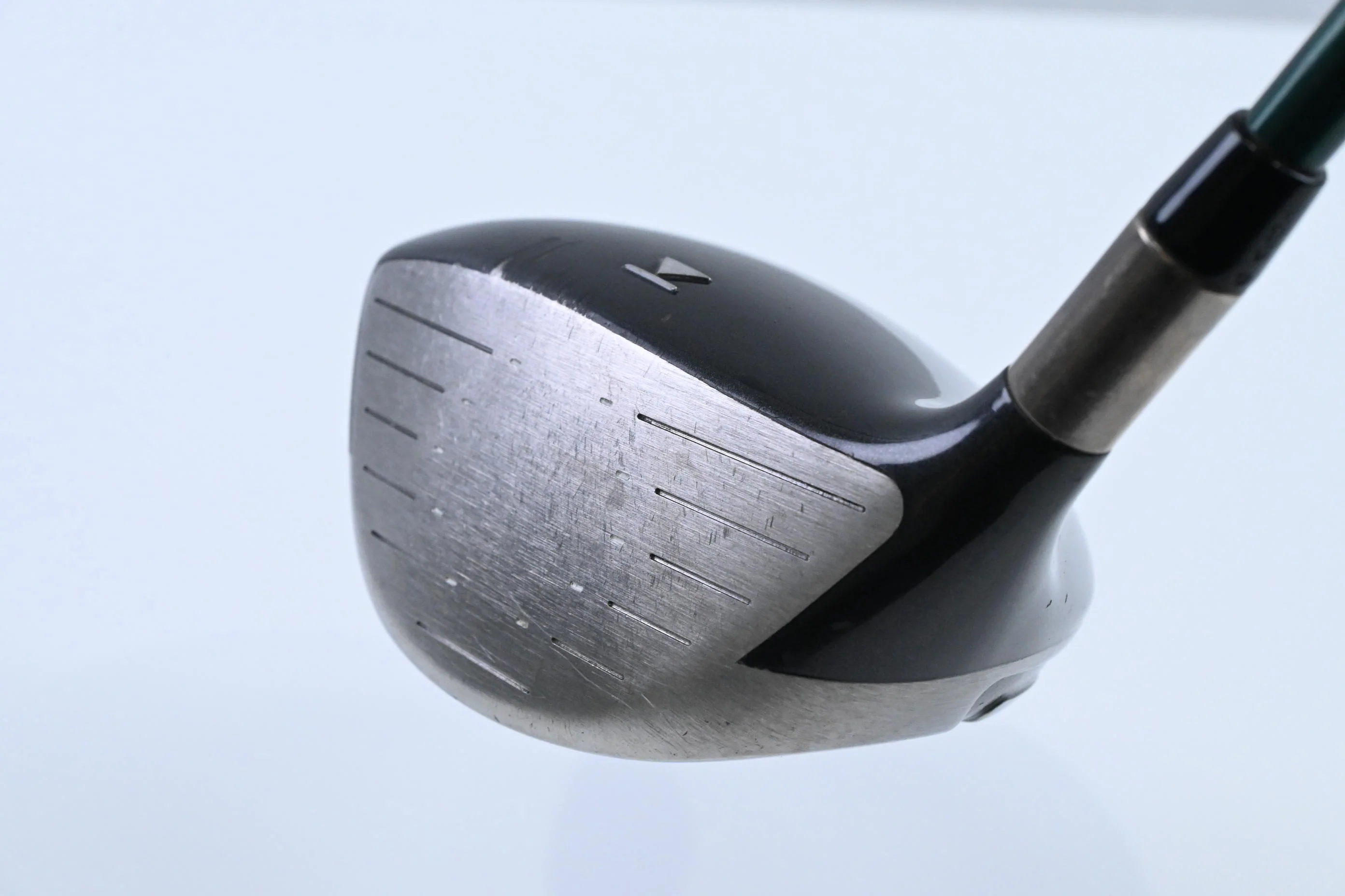 Titleist 905 T Driver / 10.5 Degree / Regular Flex Graphite Shaft - Image 4