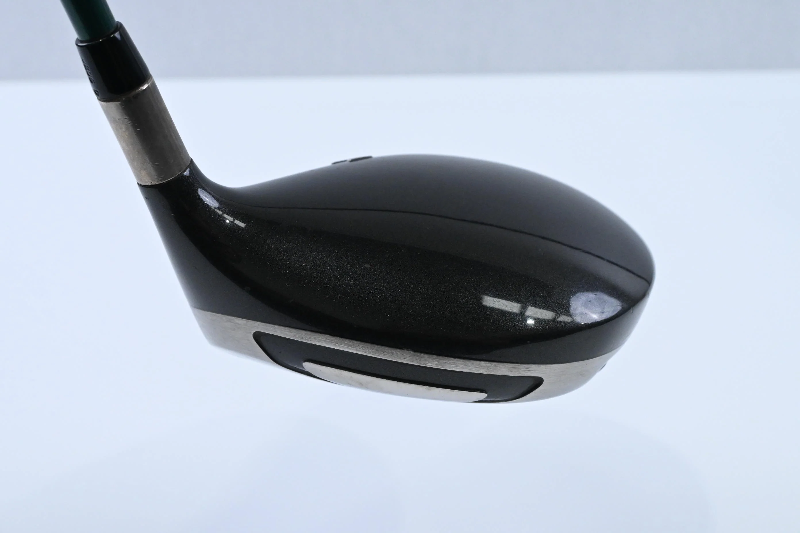 Titleist 905 T Driver / 10.5 Degree / Regular Flex Graphite Shaft - Image 5