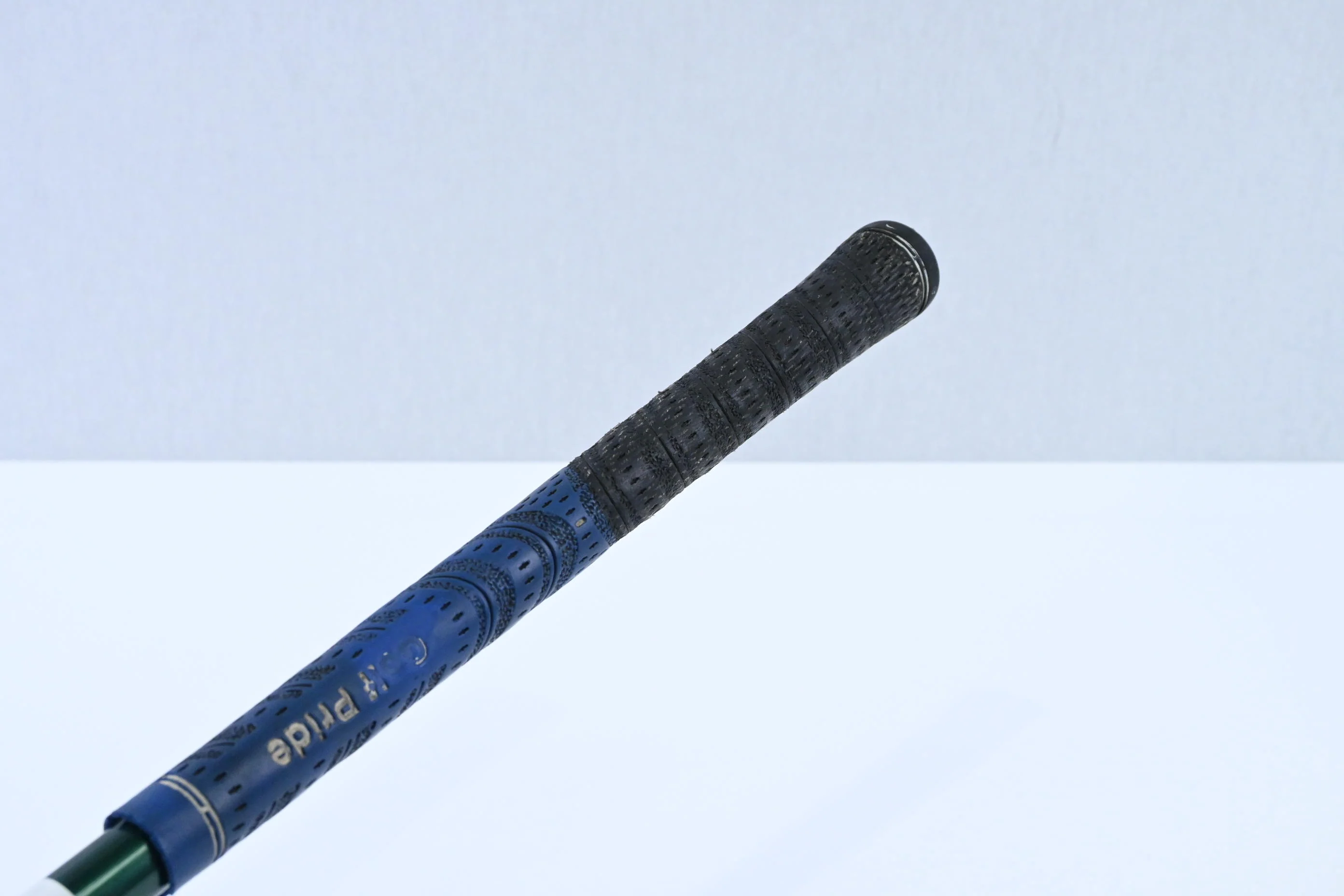 Titleist 905 T Driver / 10.5 Degree / Regular Flex Graphite Shaft - Image 9