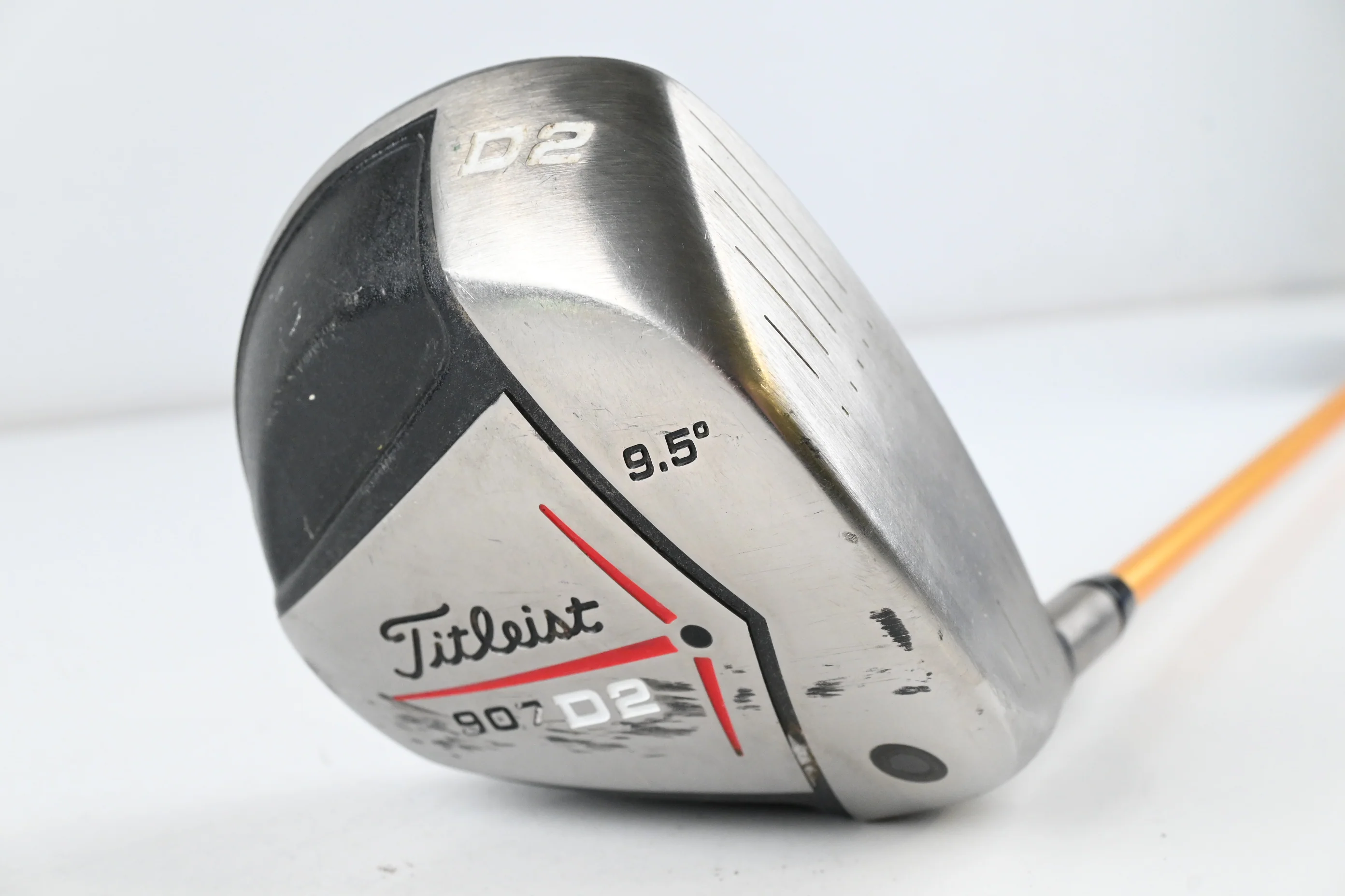 Titleist 907 D2 Driver / 9.5 Degree / Stiff Flex UST Mamiya Proforce V2 76 Shaft