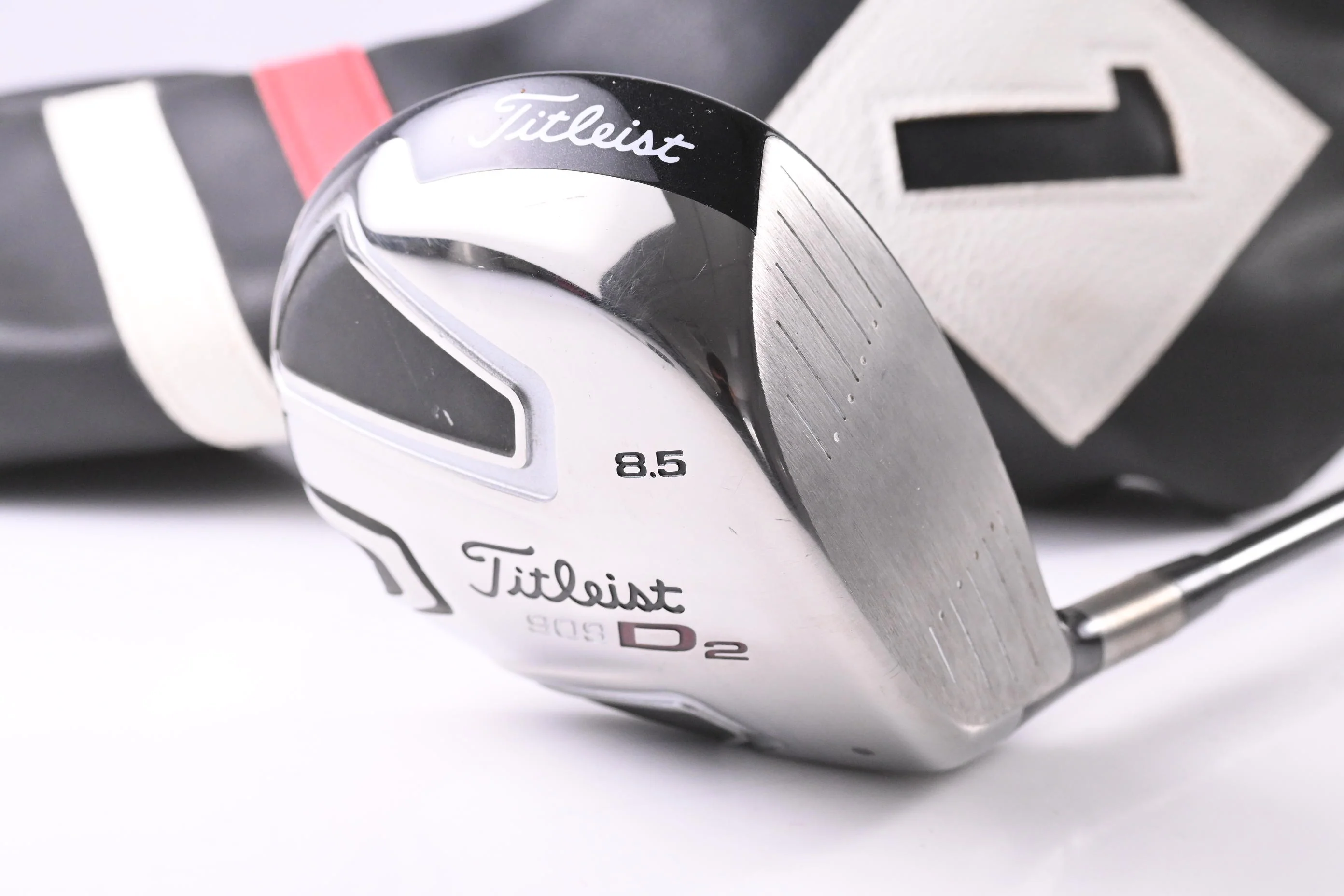Titleist 909 D2 Driver / 8.5 Degree / Regular Flex Tour AD YSQ ST 65 Shaft