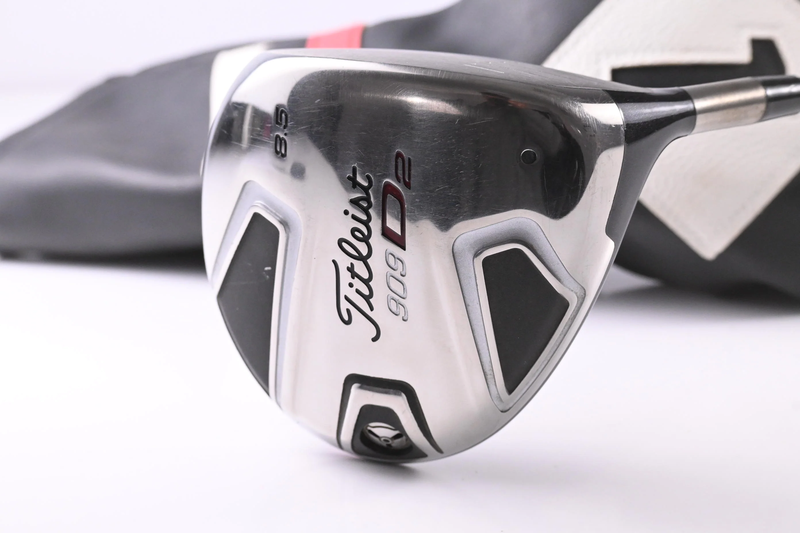 Titleist 909 D2 Driver / 8.5 Degree / Regular Flex Tour AD YSQ ST 65 Shaft - Image 2