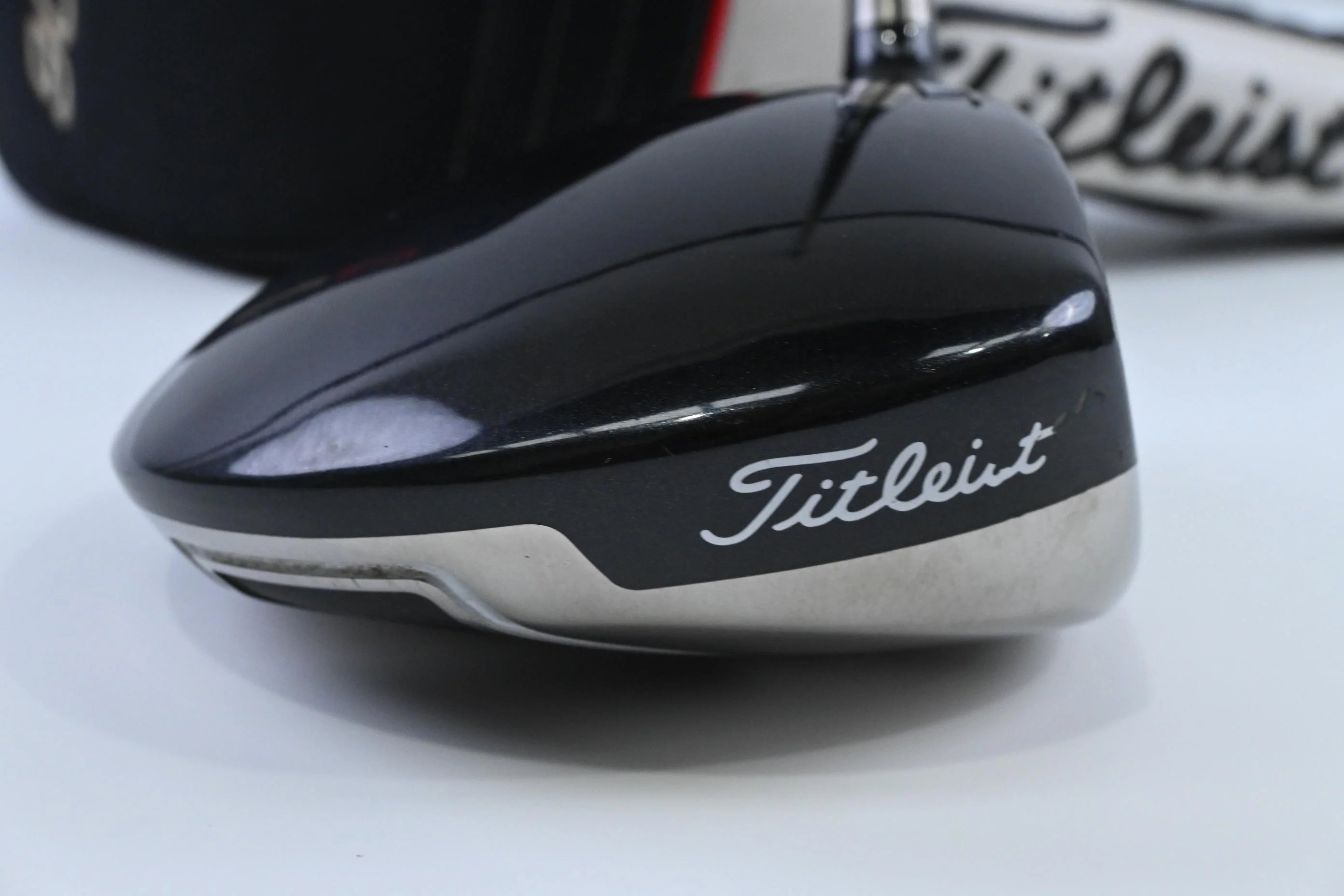 Titleist 909 D2 Driver / 9.5 Degree / X-Flex Aldila Trinity 65 Shaft - Image 3