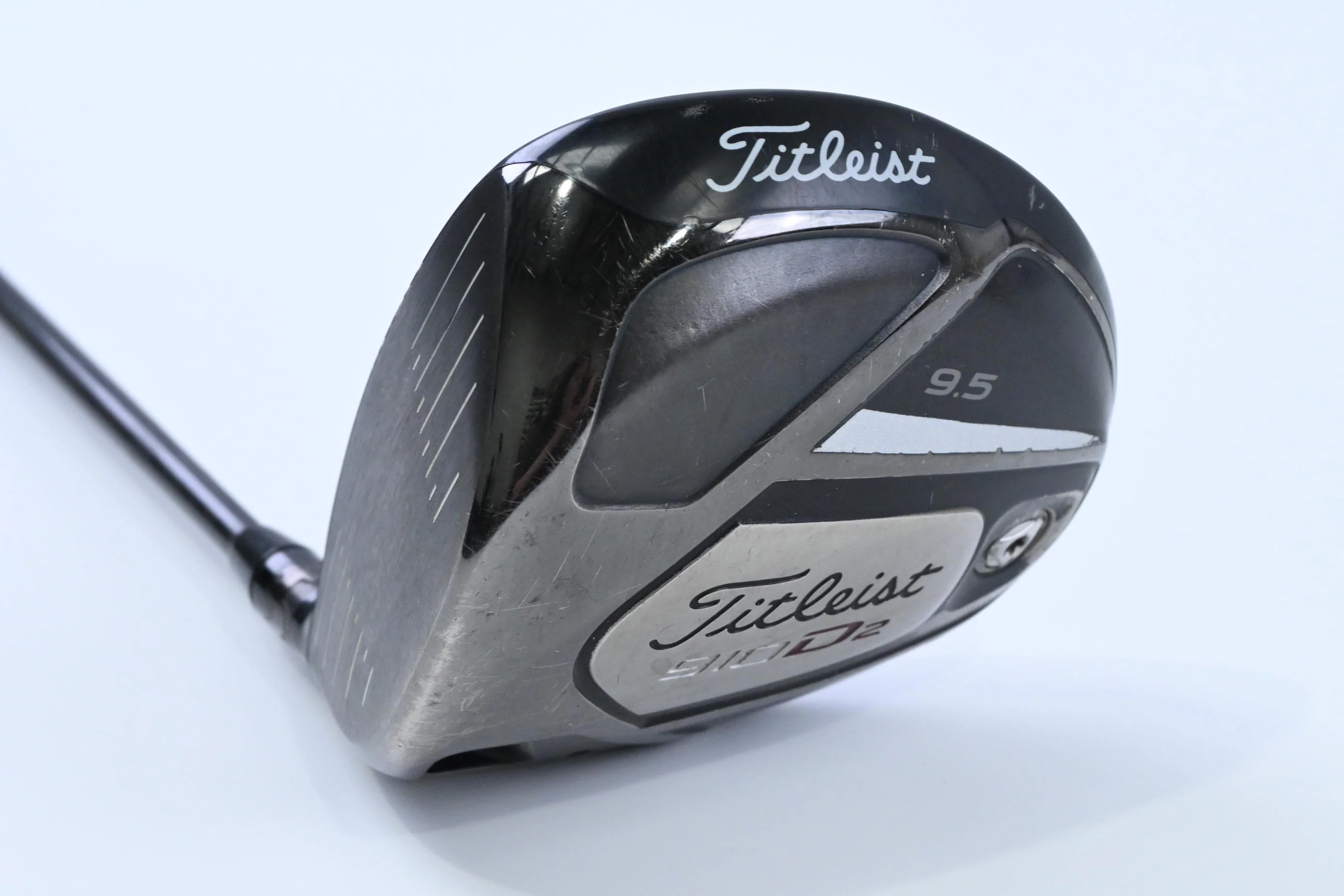 Left Hand Titleist 910 D2 Driver / 9.5 Degree / Regular Flex Aldila RIP Alpha 60