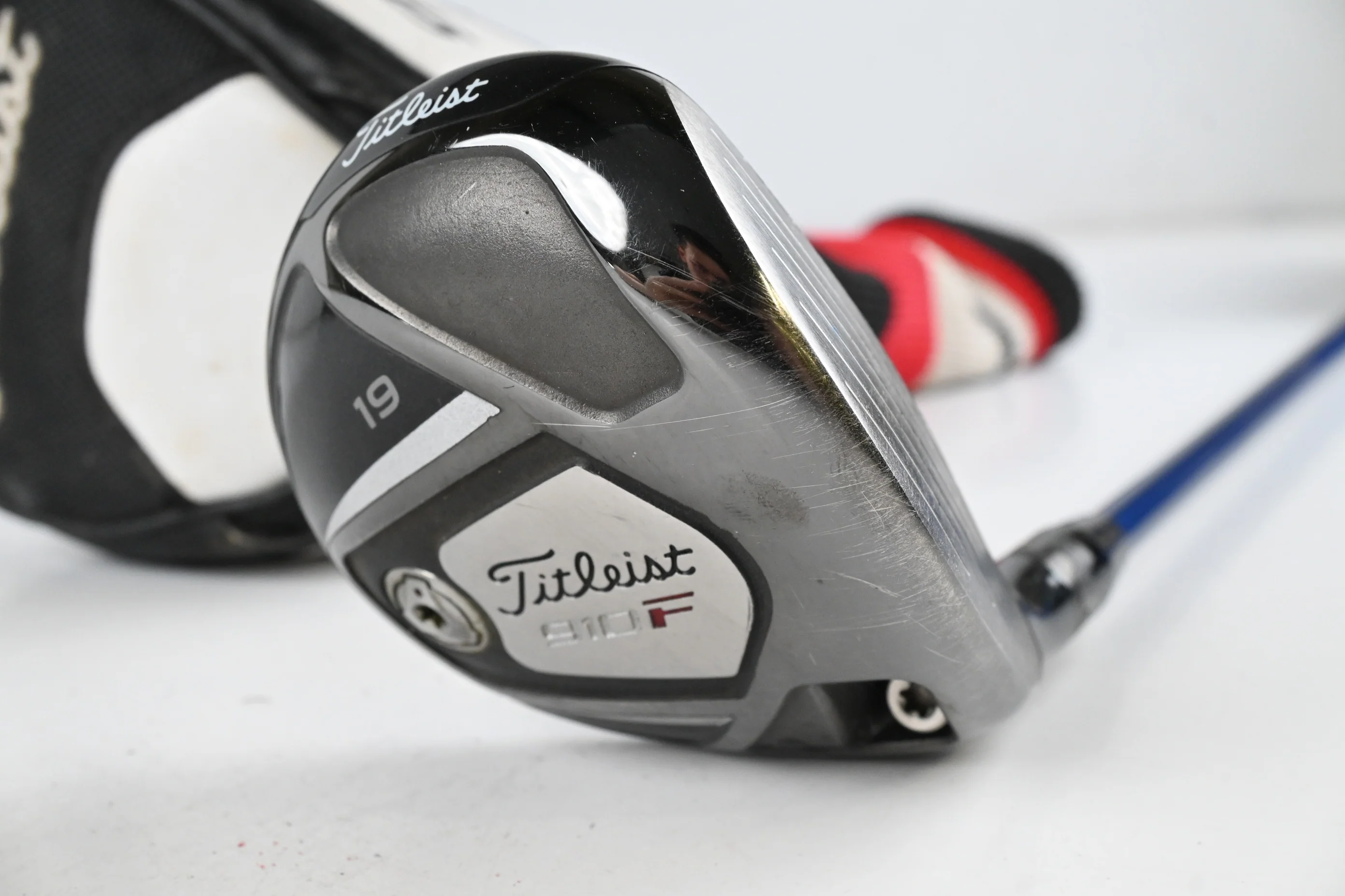 Titleist 910 F #5 Wood / 19 Degree / Stiff Flex Project X -8C4 82 Shaft