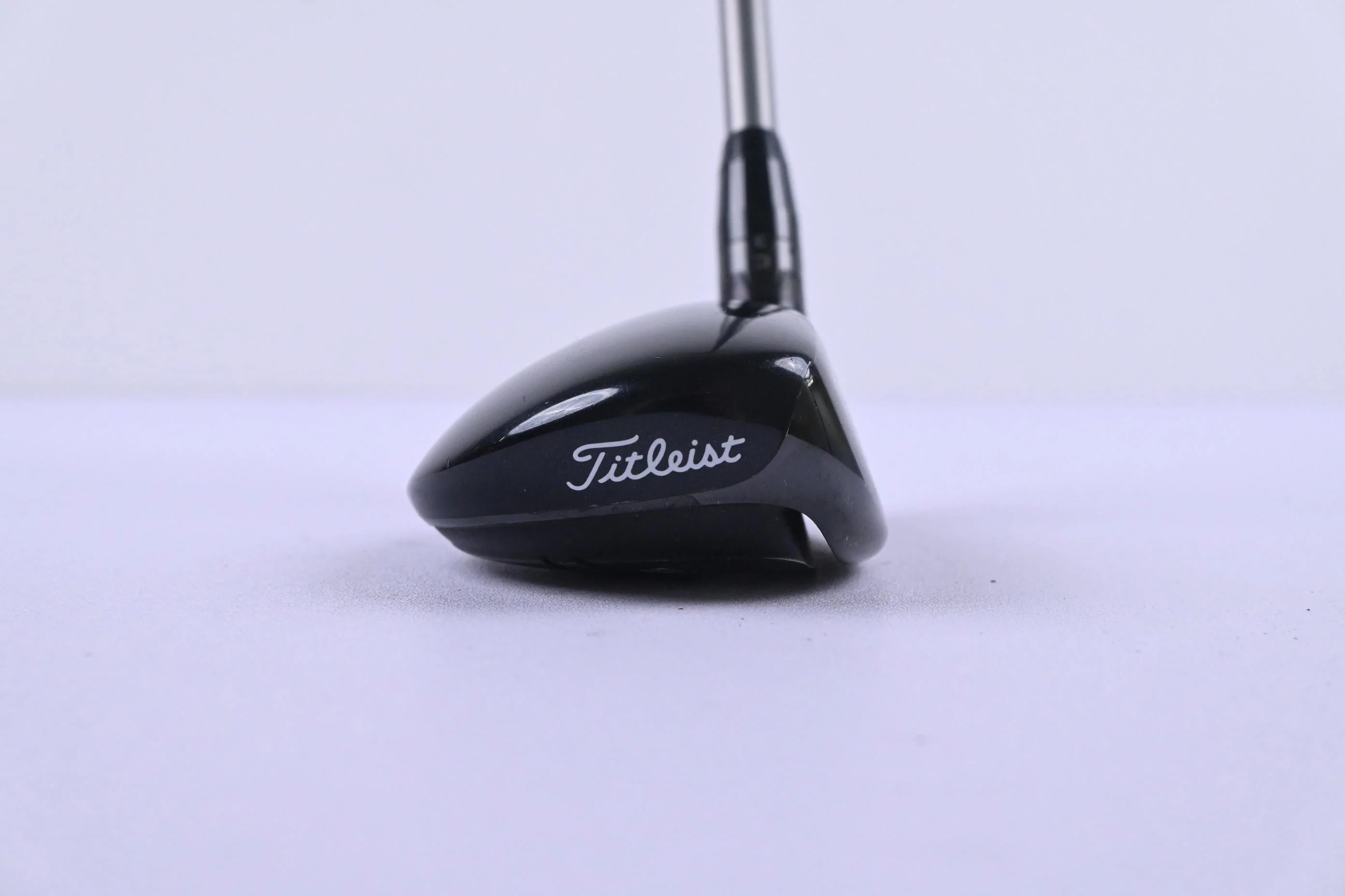 Titleist 915H #2 Hybrid / 18 Degree / Stiff Flex Diamana D+ White 90 HY Shaft - Image 3