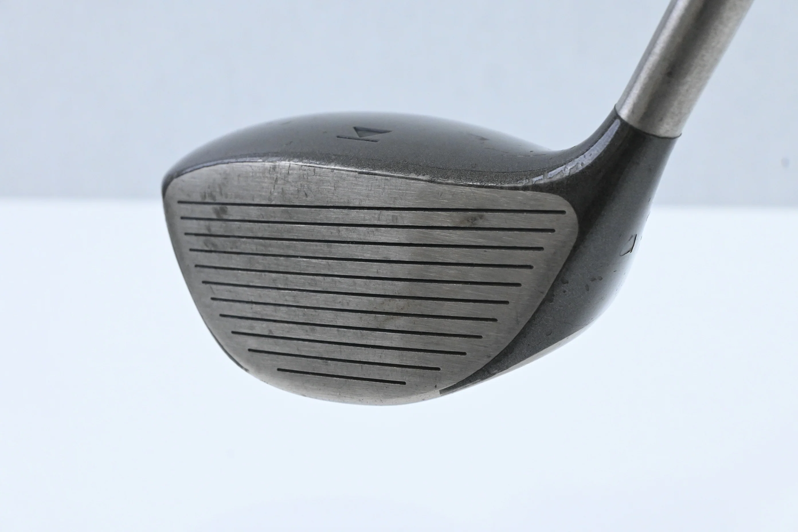 Titleist 975 D Driver / 8.5 Degree / Stiff Flex Titleist Ultralite Shaft - Image 4