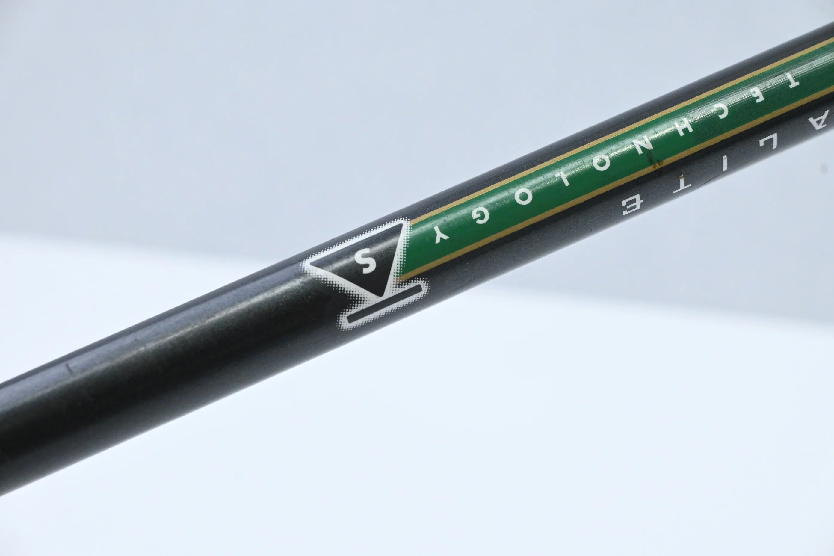 Titleist 975 D Driver / 8.5 Degree / Stiff Flex Titleist Ultralite Shaft - Image 6