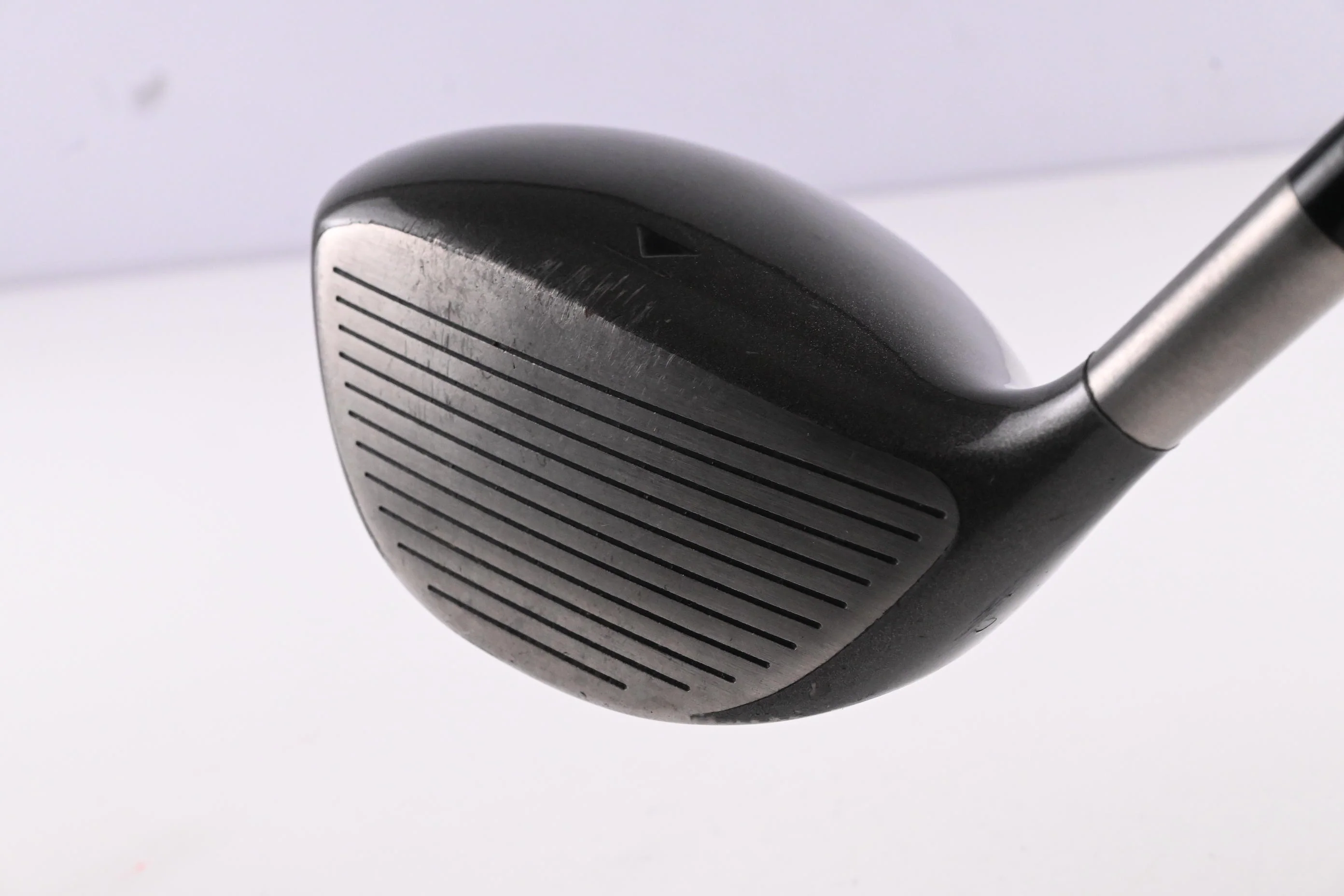 Titleist 975 D Driver / 9.5 Degree / Stiff Flex Titleist Ultralite Shaft - Image 4