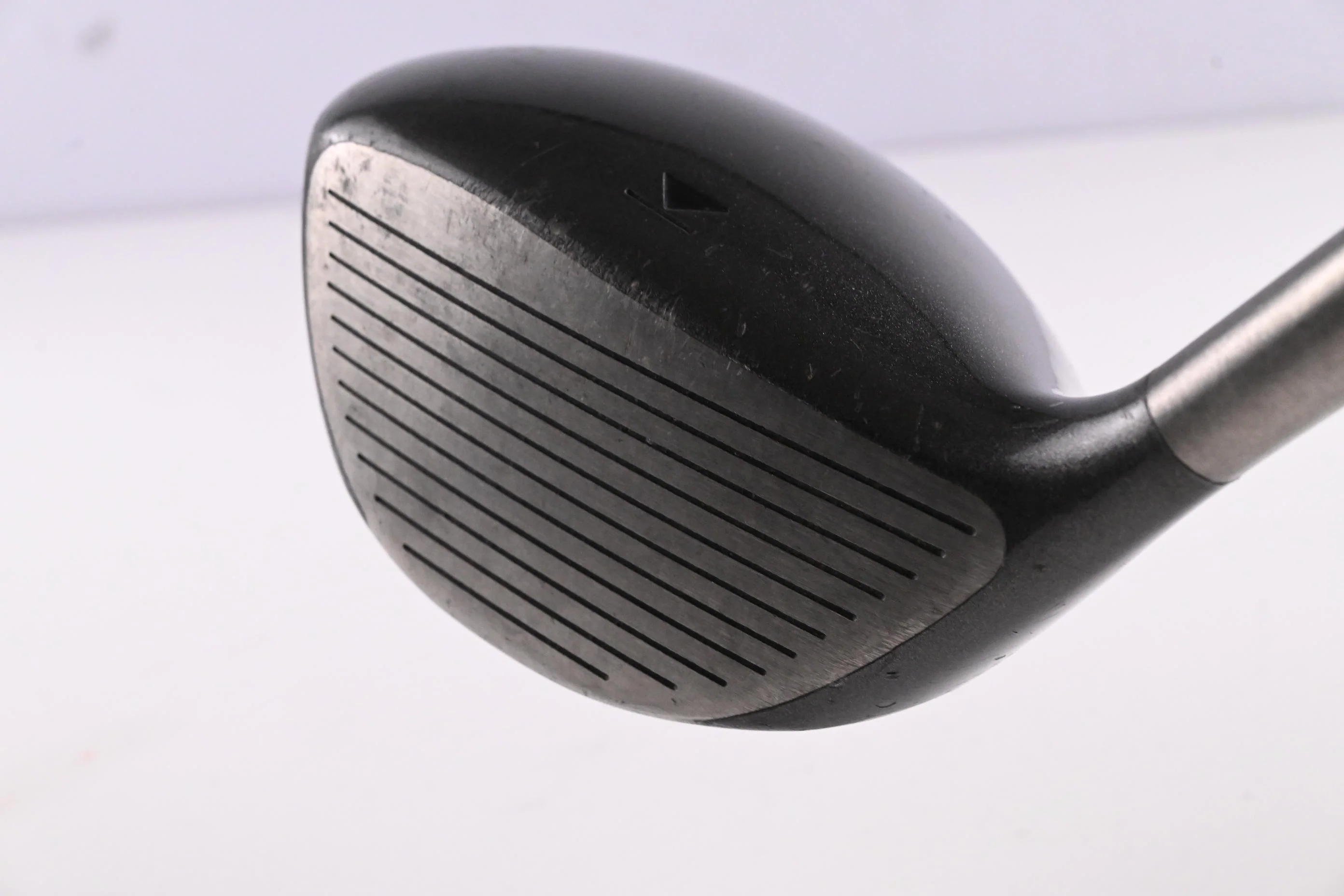 Titleist 975 D Driver / 9.5 Degree / Stiff Flex Titleist Ultralite Shaft - Image 4