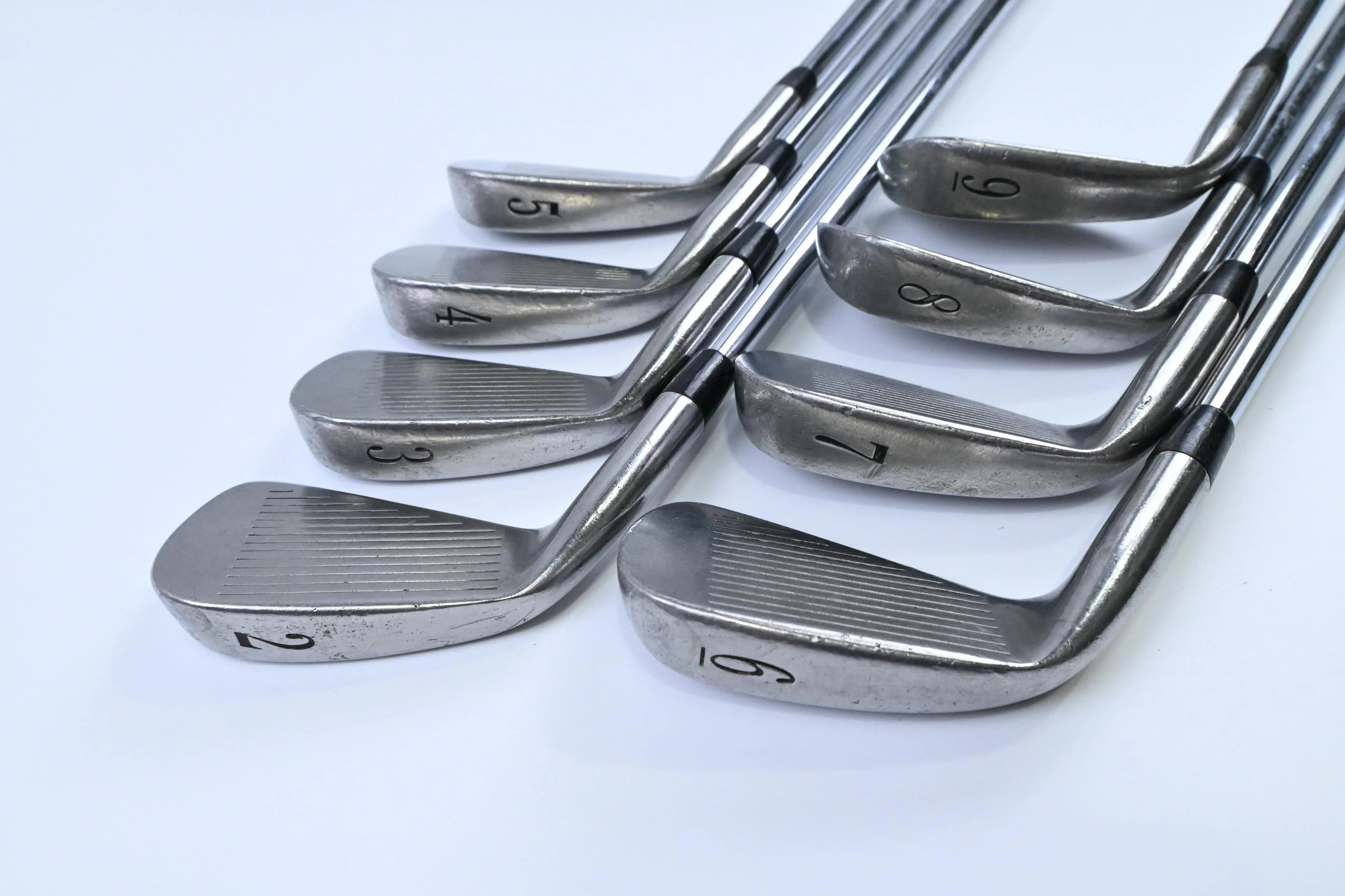 Titleist DCI 981 Irons / 2-9 / Regular Flex Dynamic Gold Shafts - Image 4
