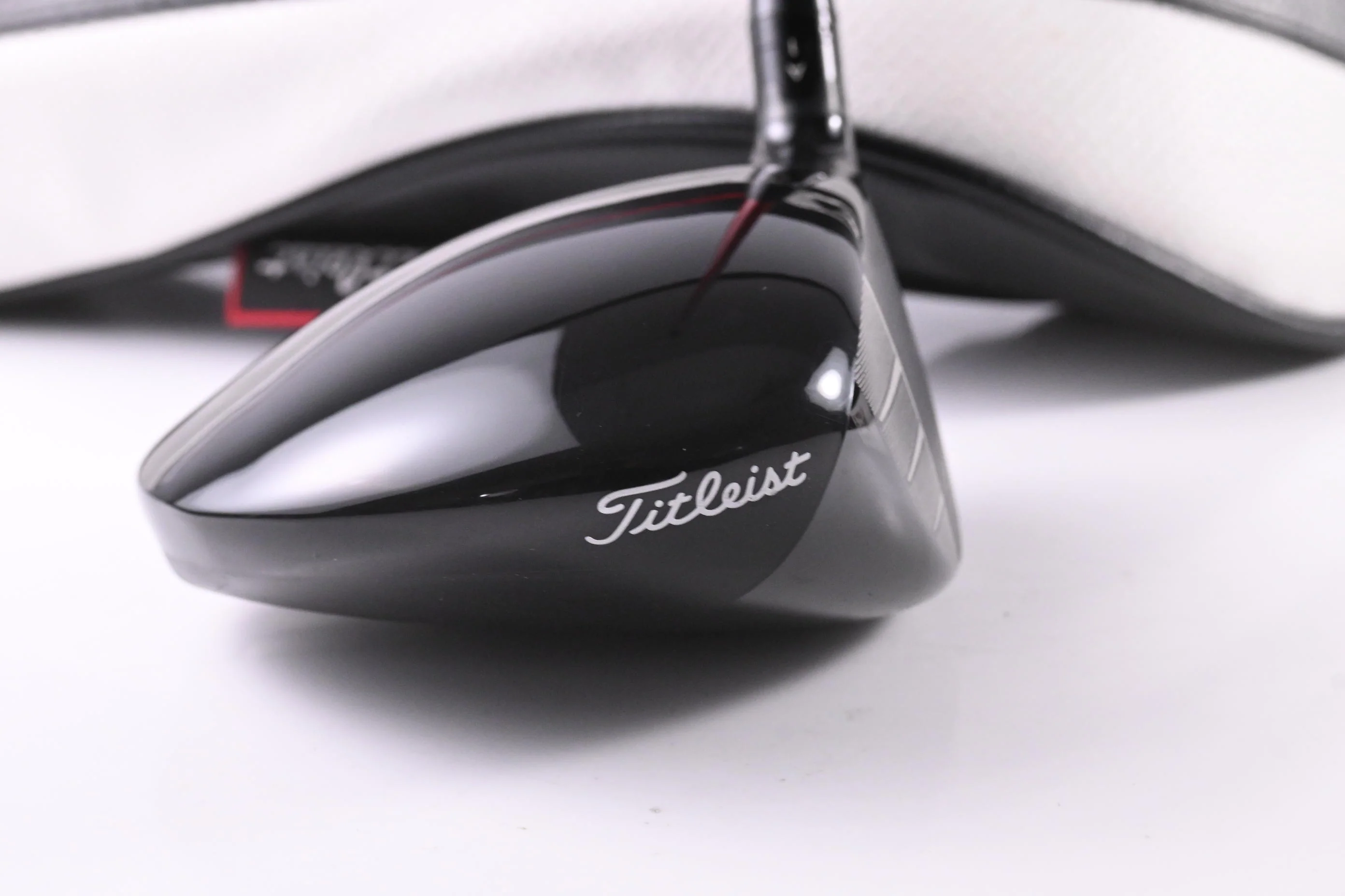 Titleist GT2 Driver / 10 Degree / Stiff Flex Denali Red 50 Shaft - Image 3
