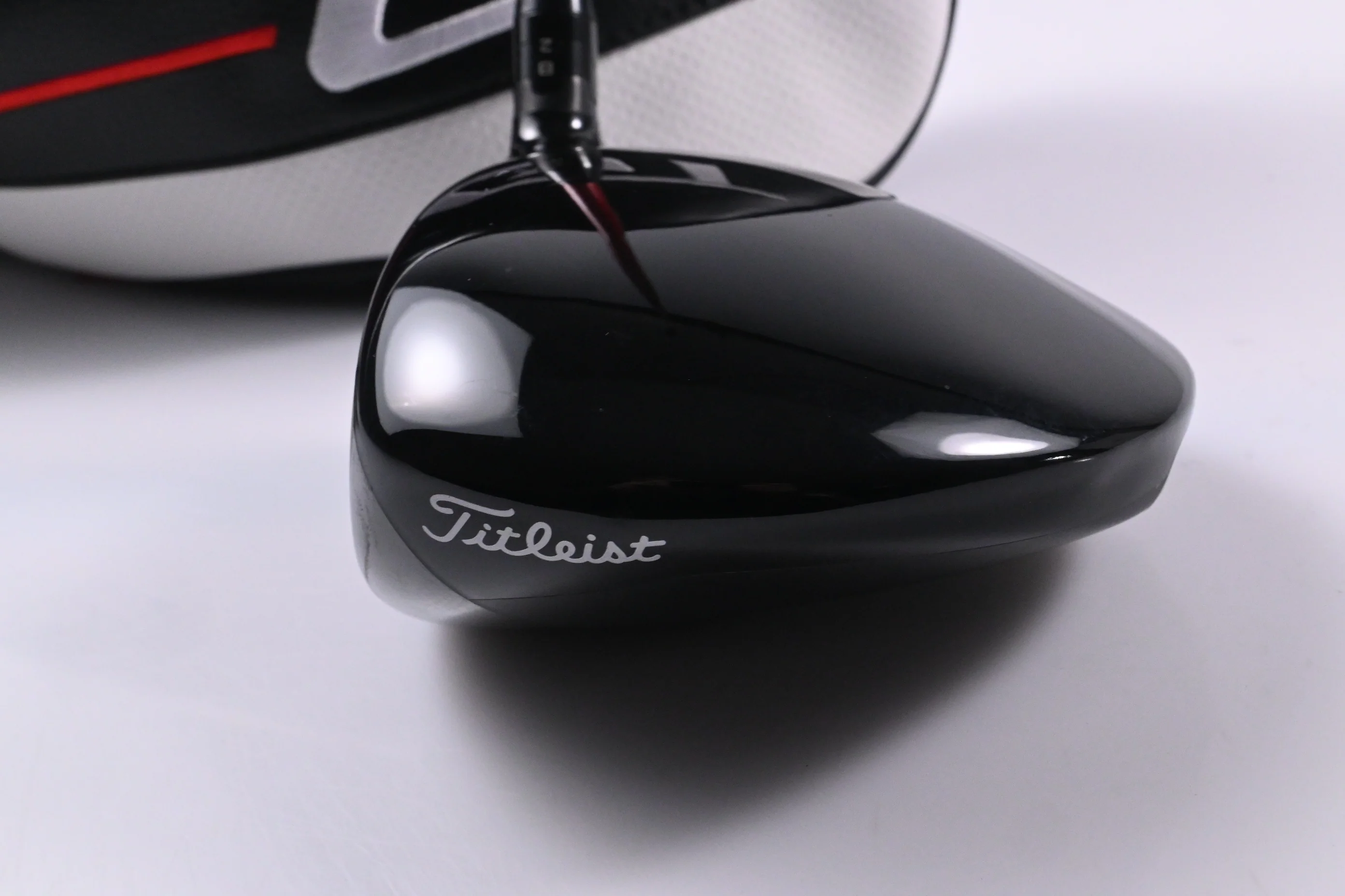 Left Hand Titleist GT2 Driver / 9 Degree / Regular Flex Denali Red 50 Shaft - Image 3