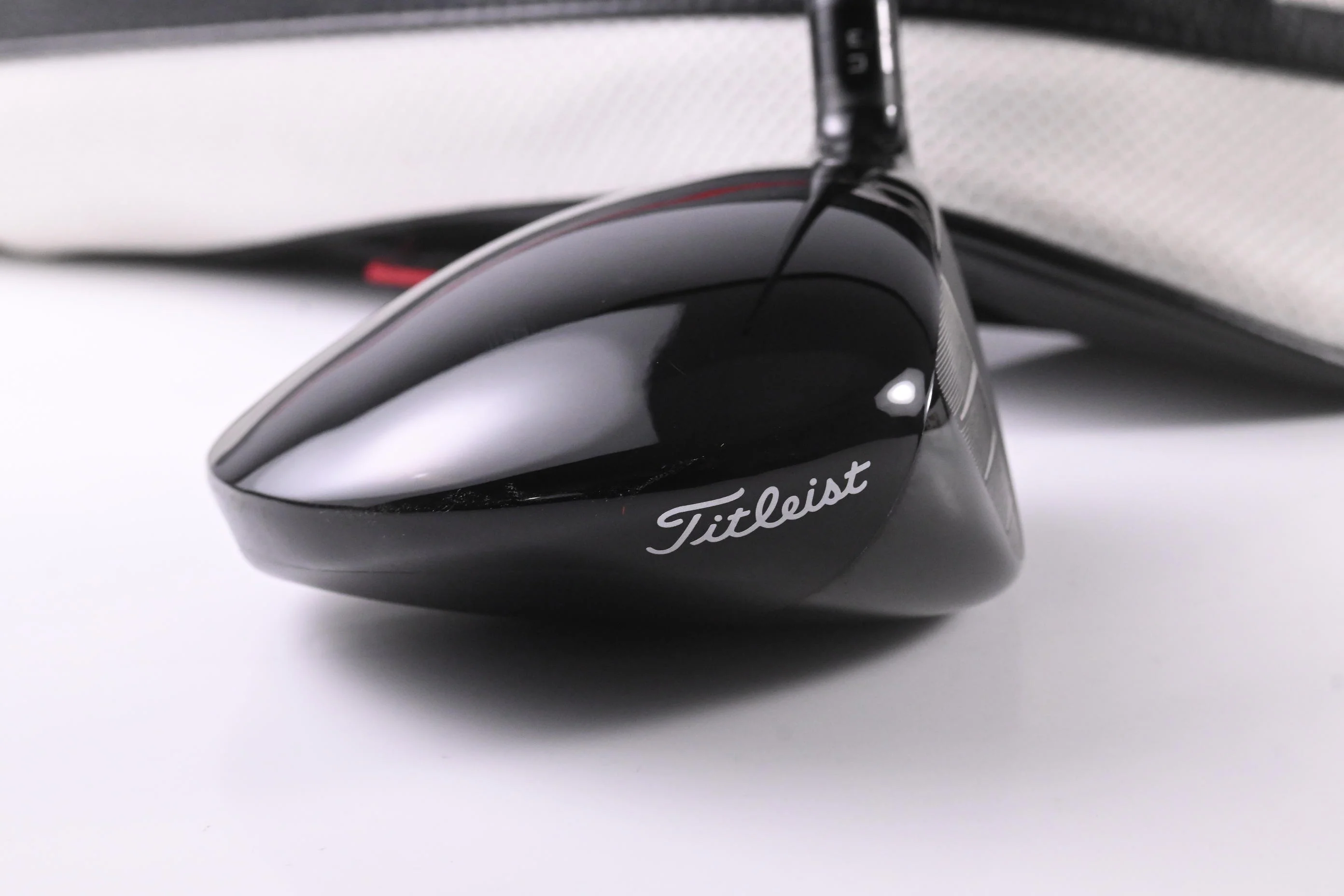 Titleist GT2 Driver / 10 Degree / Stiff Flex Mitsubishi Tensei AV Blue 55 Shaft - Image 3
