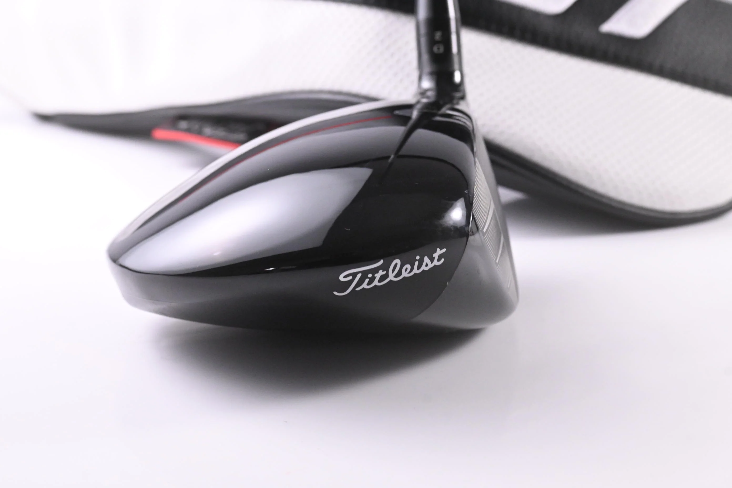 Titleist GT2 Driver / 10 Degree / Stiff Flex Hzrdus Black 60 Shaft - Image 3
