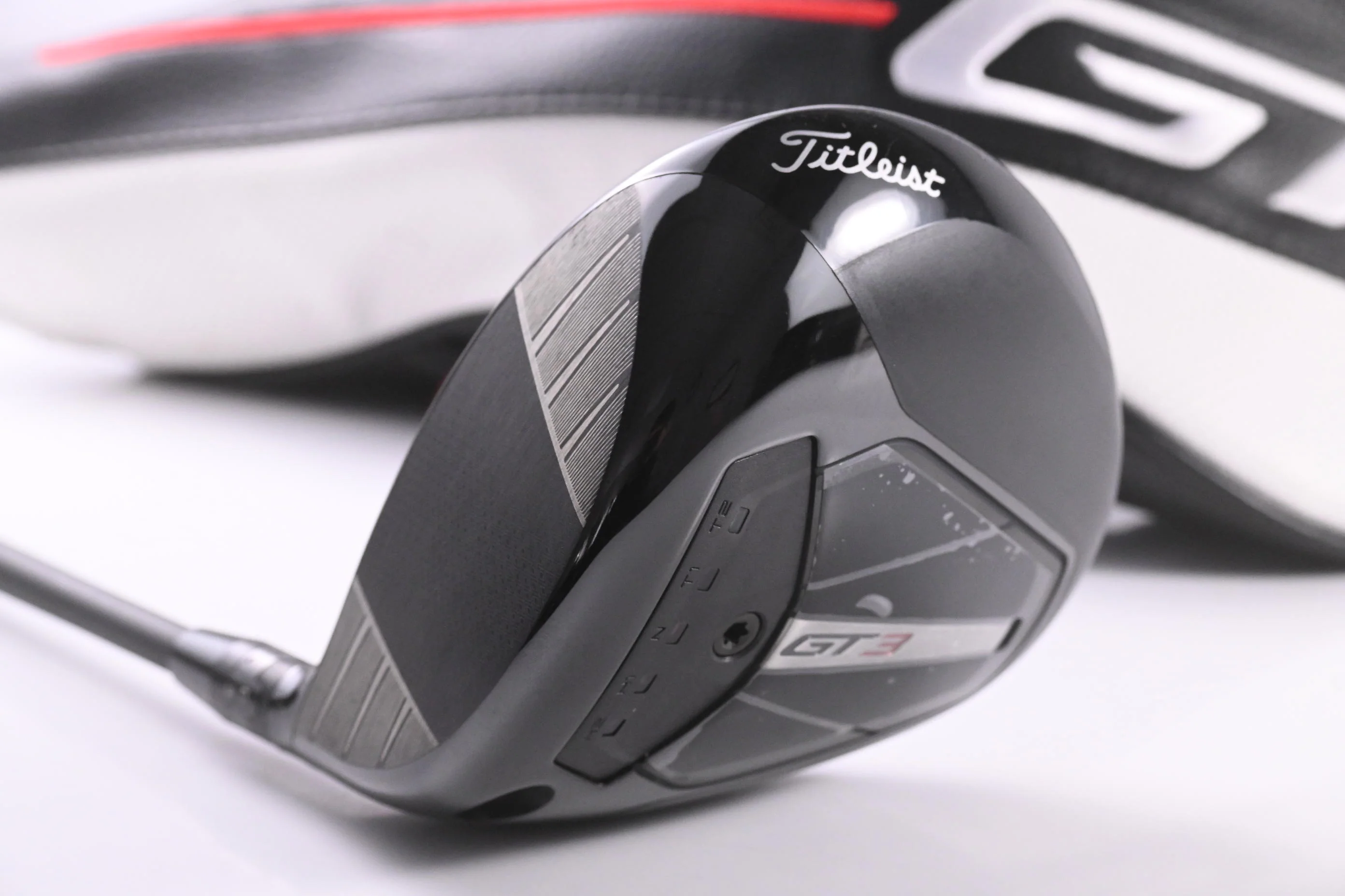 Left Hand Titleist GT3 Driver / 10 Degree / Regular Flex Project X HZRDUS Black