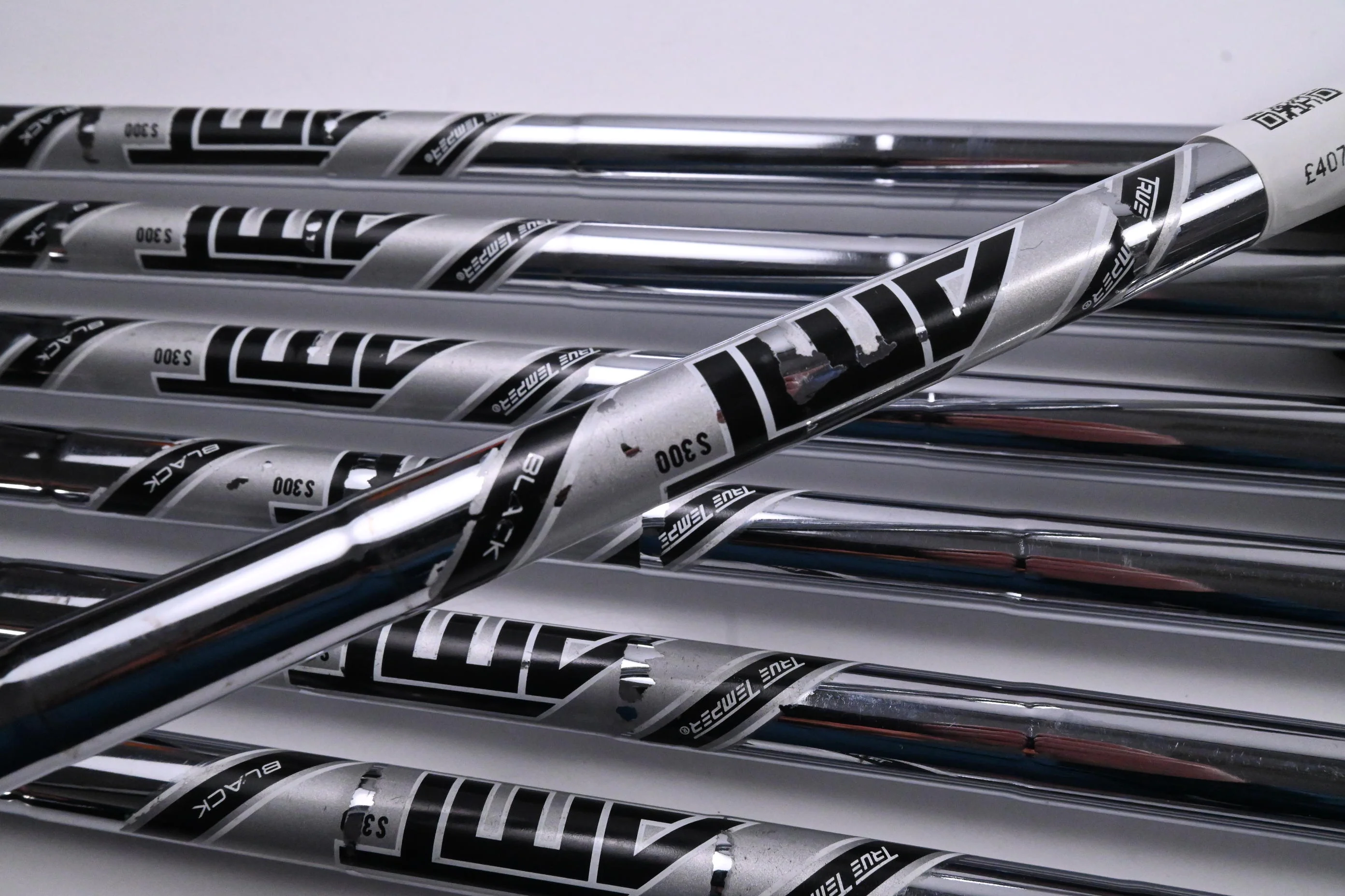 Titleist MB 620 Irons / 3-9i / Stiff Flex AMT Black S300 Shafts - Image 5