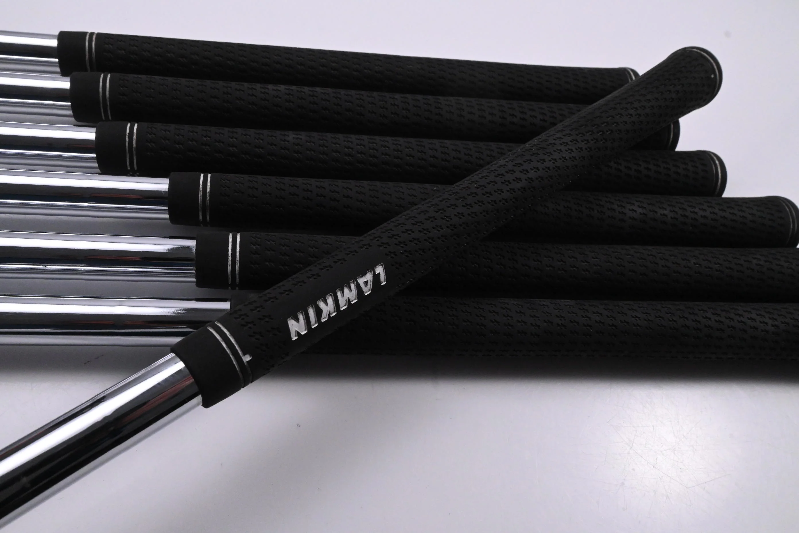 Titleist MB 620 Irons / 3-9i / Stiff Flex AMT Black S300 Shafts - Image 7