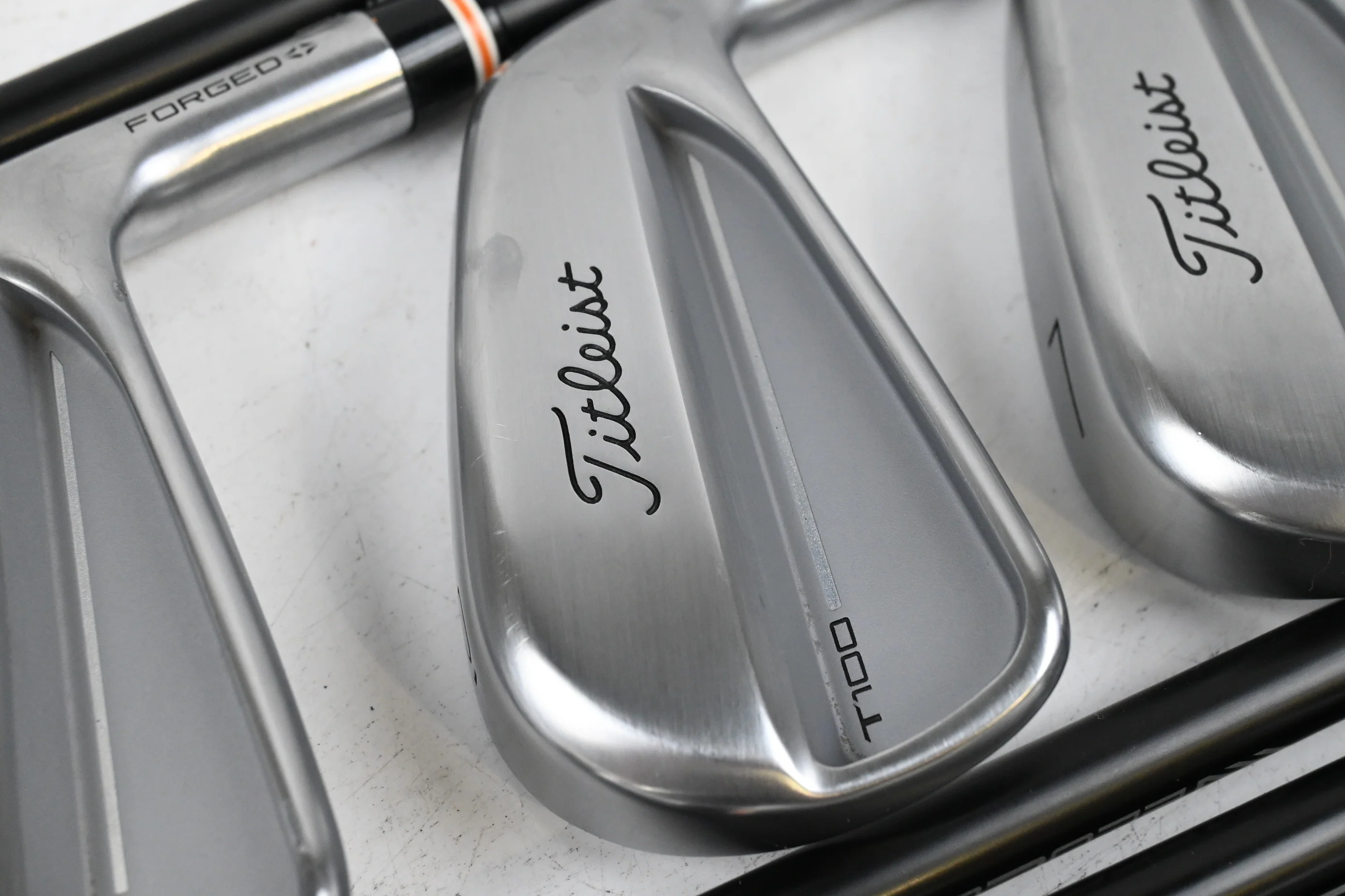 Titleist T100 2025 Irons / 4-PW+GW / Regular Flex Fujikura Axiom Velocore 75