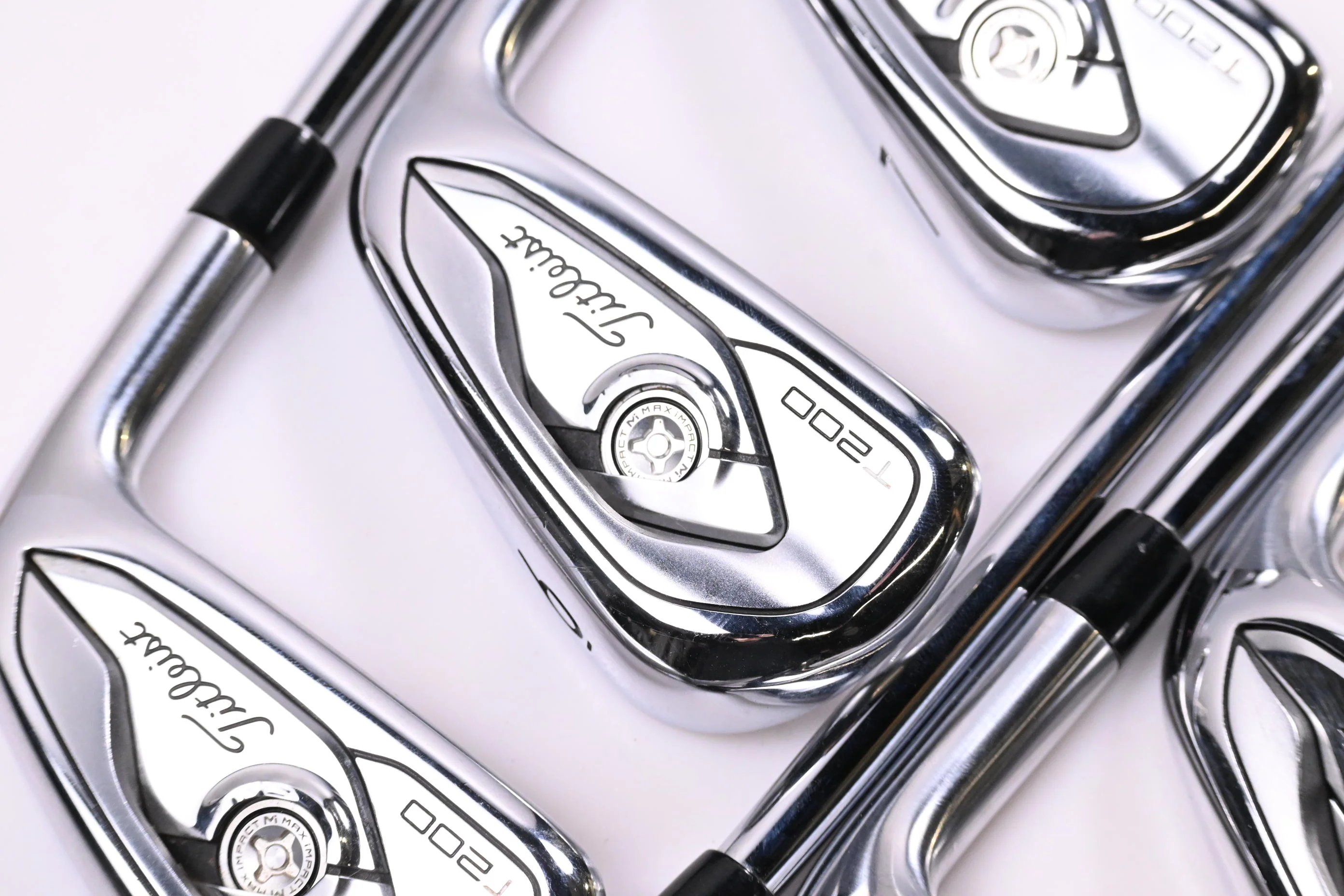 Titleist T200 2019 Irons / 5-PW+48° / Regular Flex AMT Black R300 Shafts