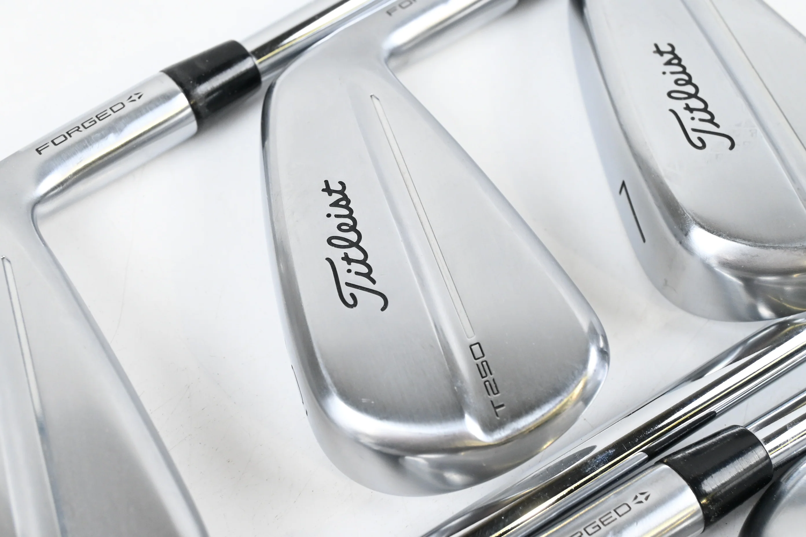 Titleist T250 2025 Irons / 5-PW+GW / Regular Flex AMT Red Shafts