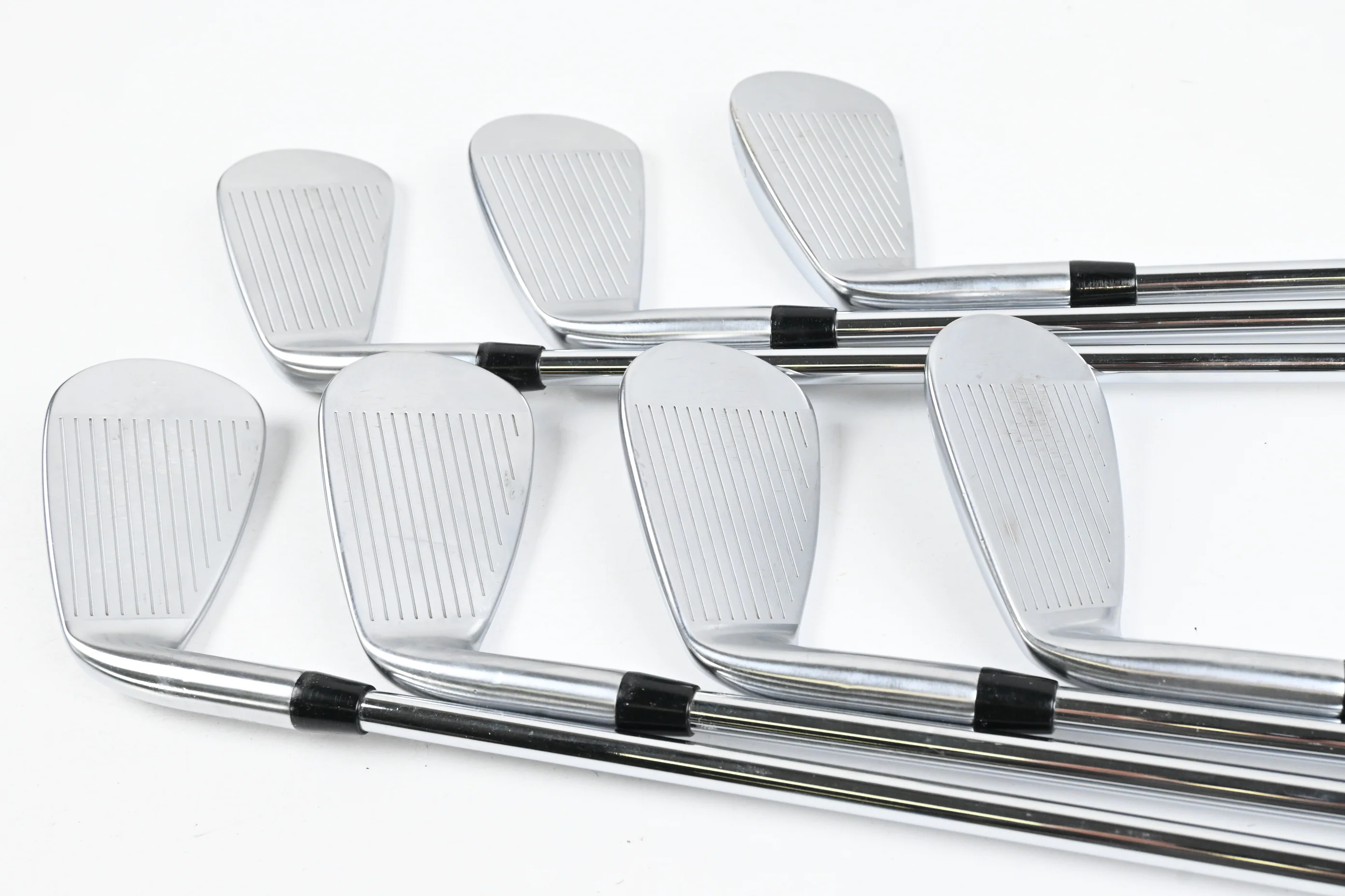 Titleist T250 2025 Irons / 5-PW+GW / Regular Flex AMT Red Shafts - Image 3
