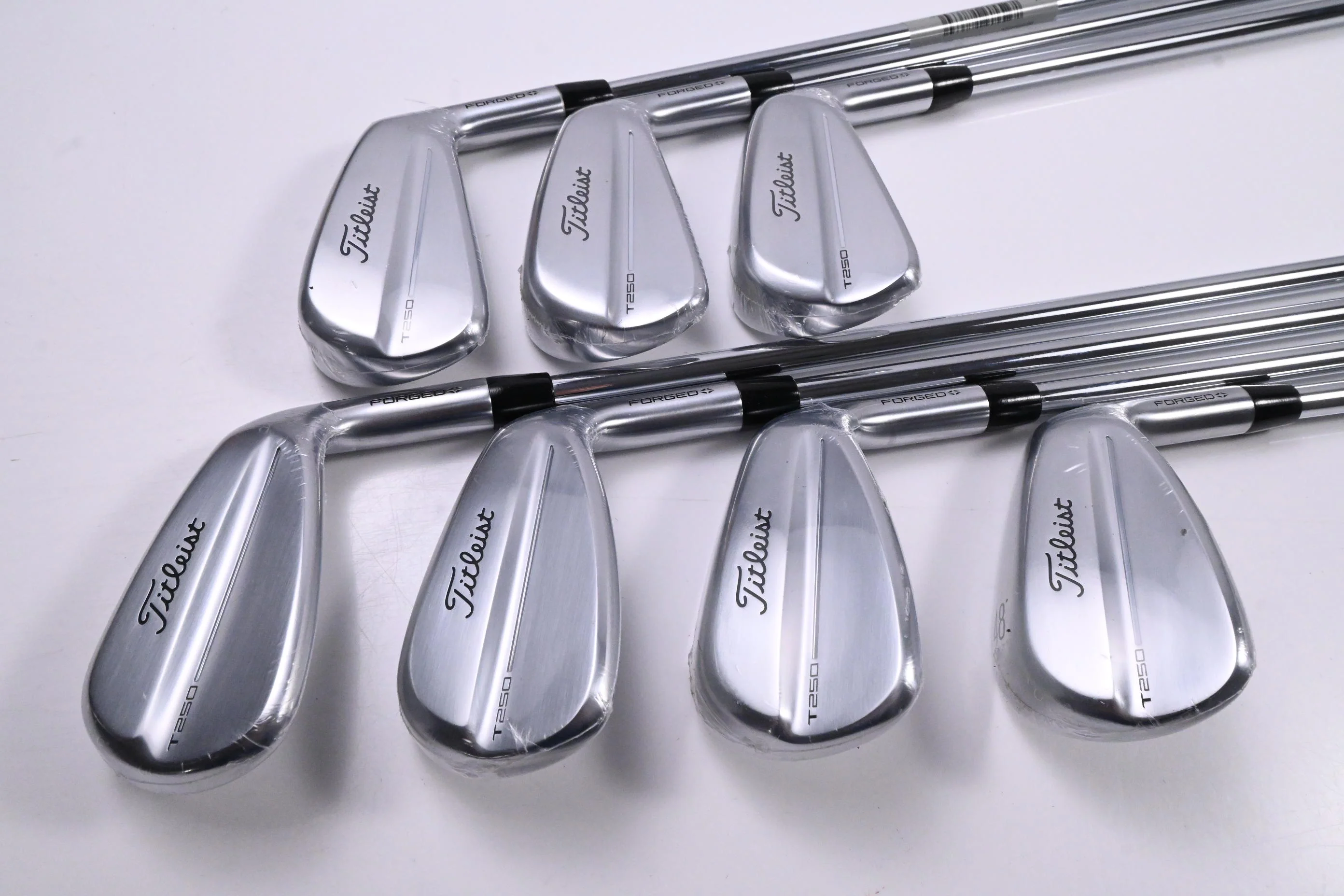 Titleist T250 2025 Irons / 5-PW+48° / Regular Flex AMT Black Shafts - Image 2
