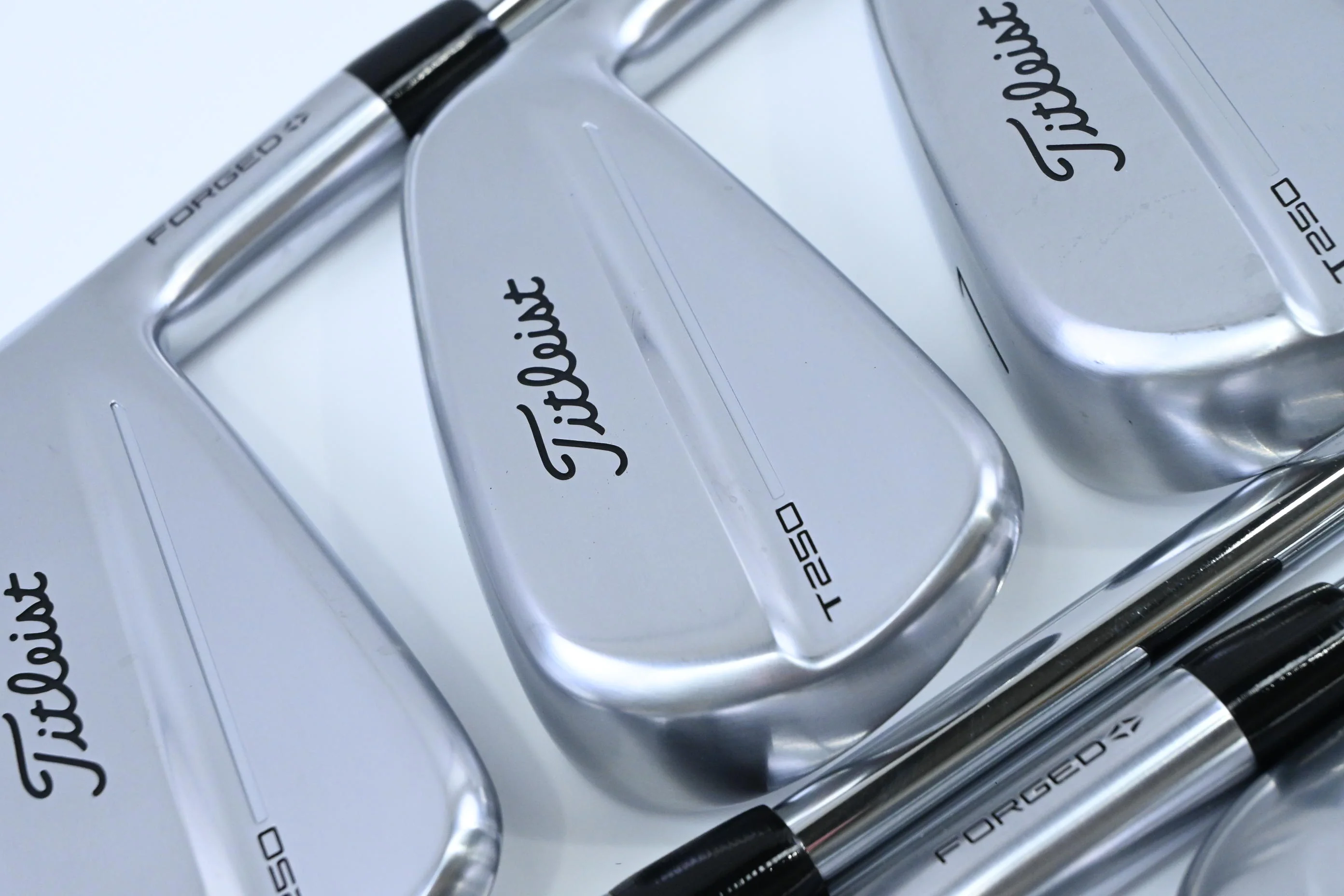 Titleist T250 2025 Irons / 5-PW+48° / Stiff Flex AMT Black Shafts