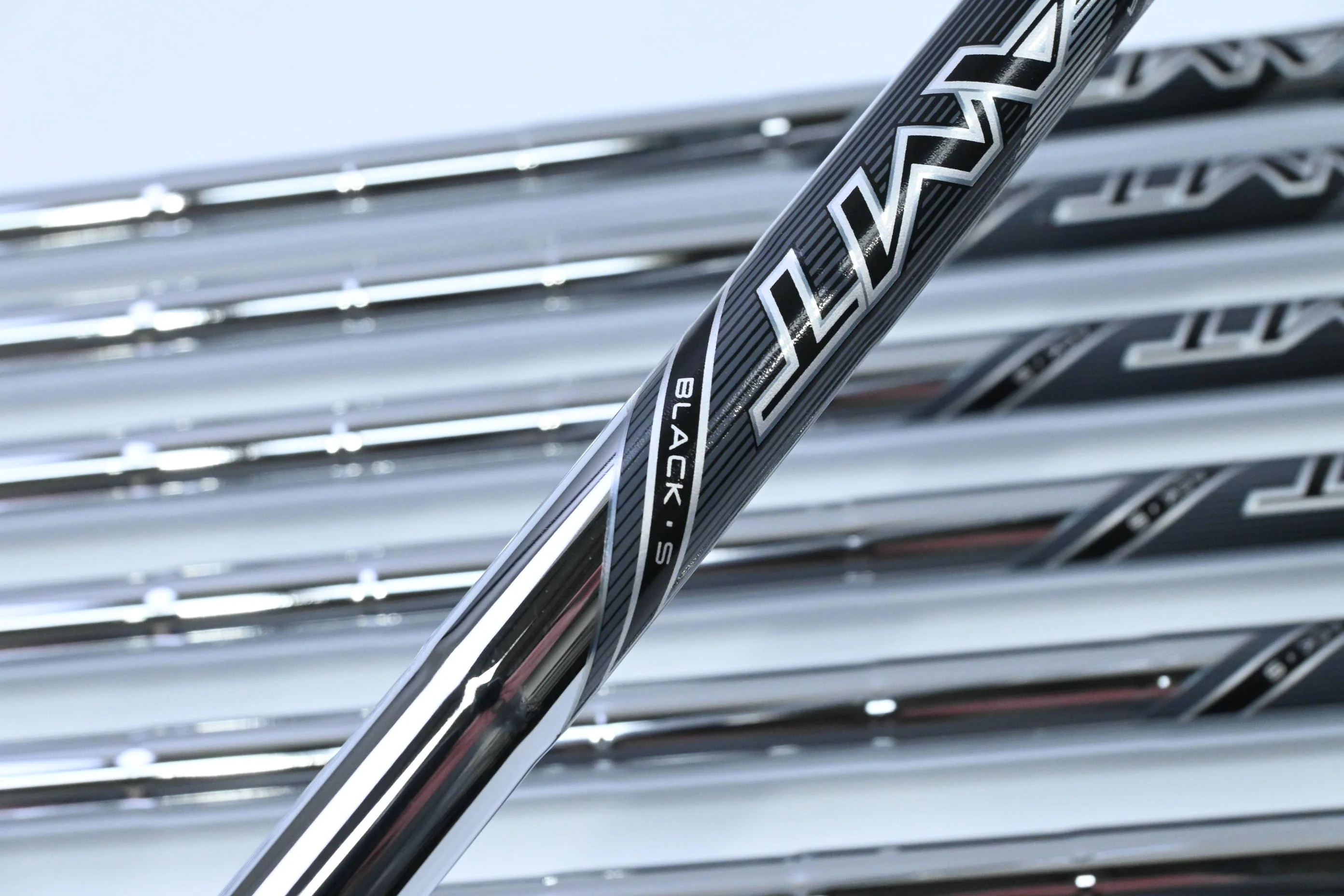Titleist T250 2025 Irons / 5-PW+48° / Stiff Flex AMT Black Shafts - Image 5