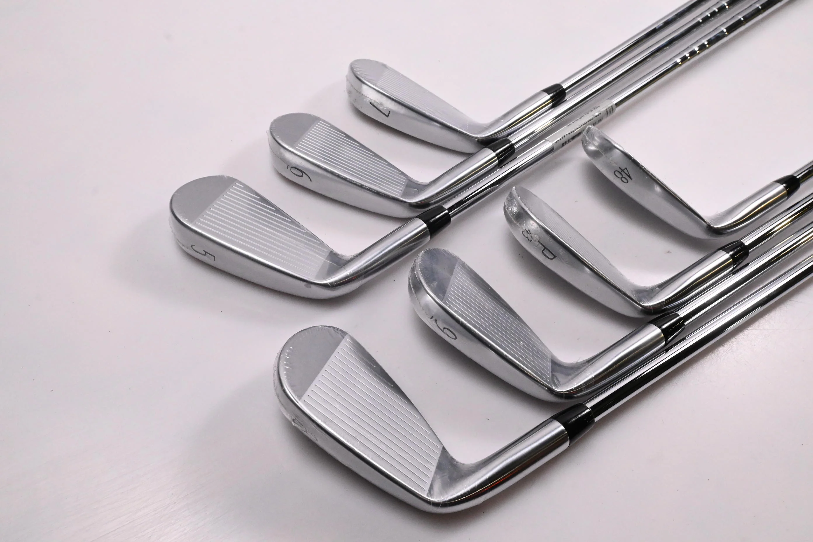 Titleist T250 2025 Irons / 5-PW+48° / Stiff Flex AMT Black Shafts - Image 4