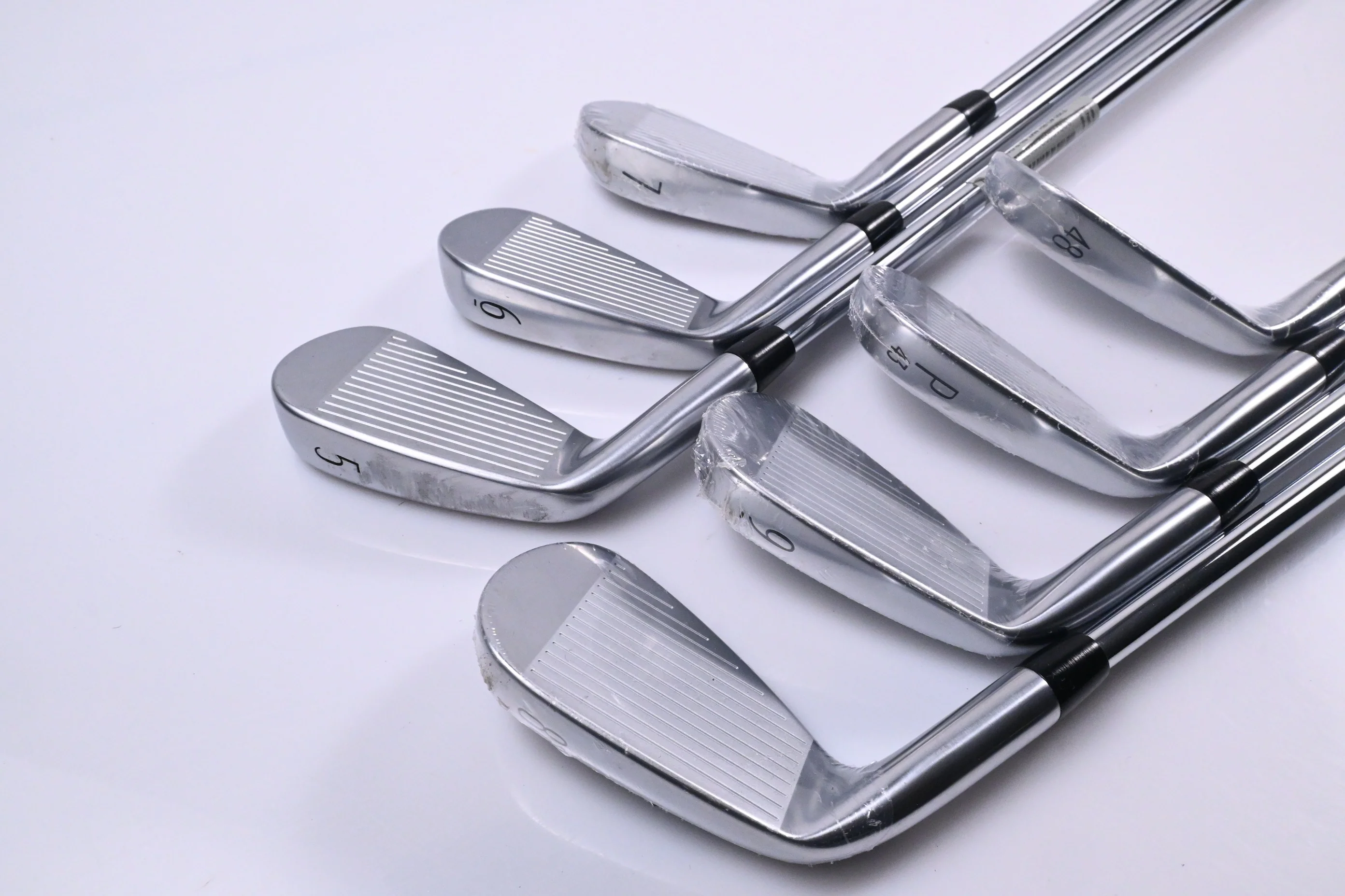 Titleist T250 2025 Irons / 5-PW+48° / Regular Flex AMT Black Shafts - Image 4