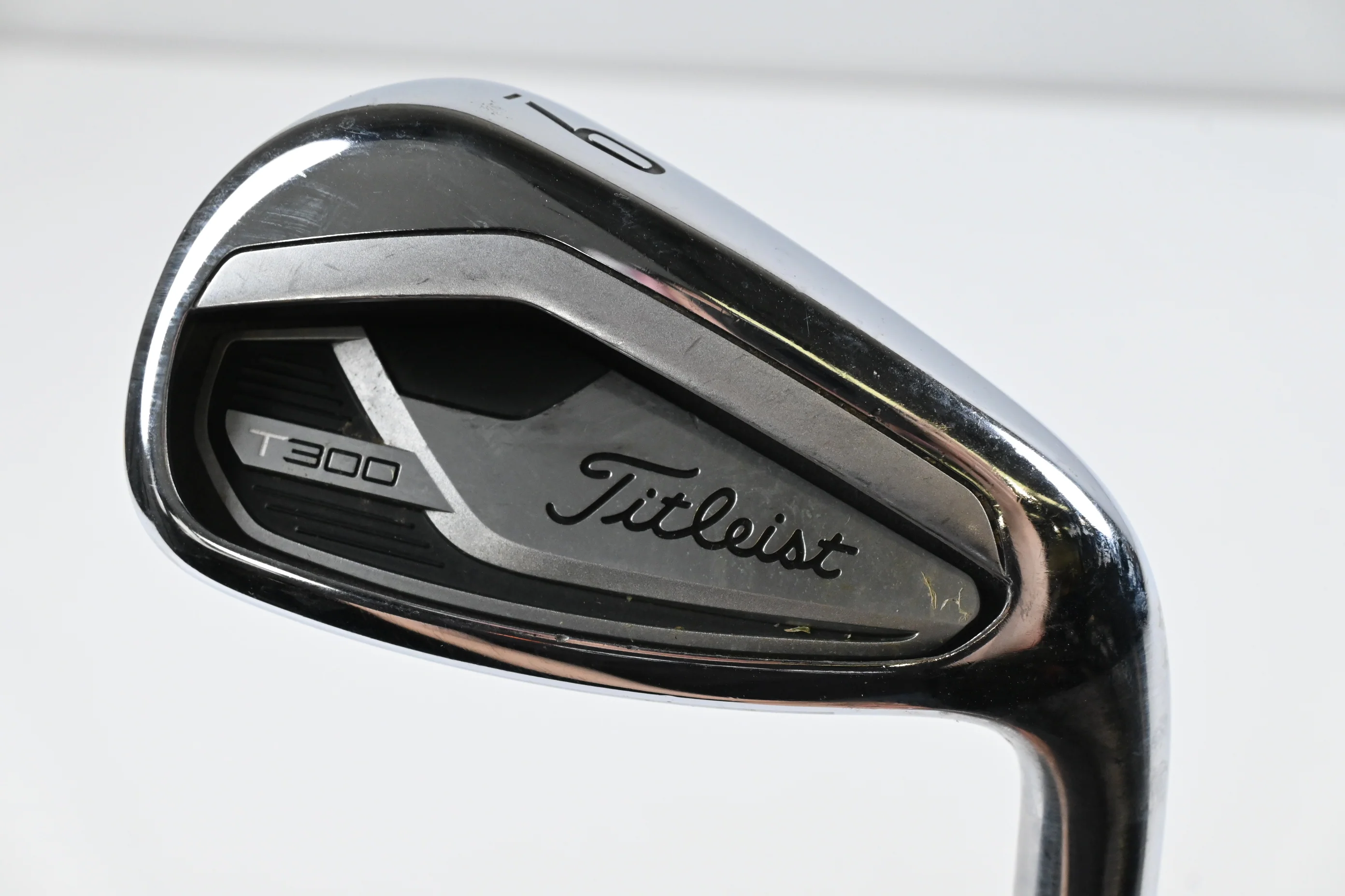 Titleist T300 2019 #9 Iron / Regular Flex AMT Red R300 Steel Shaft