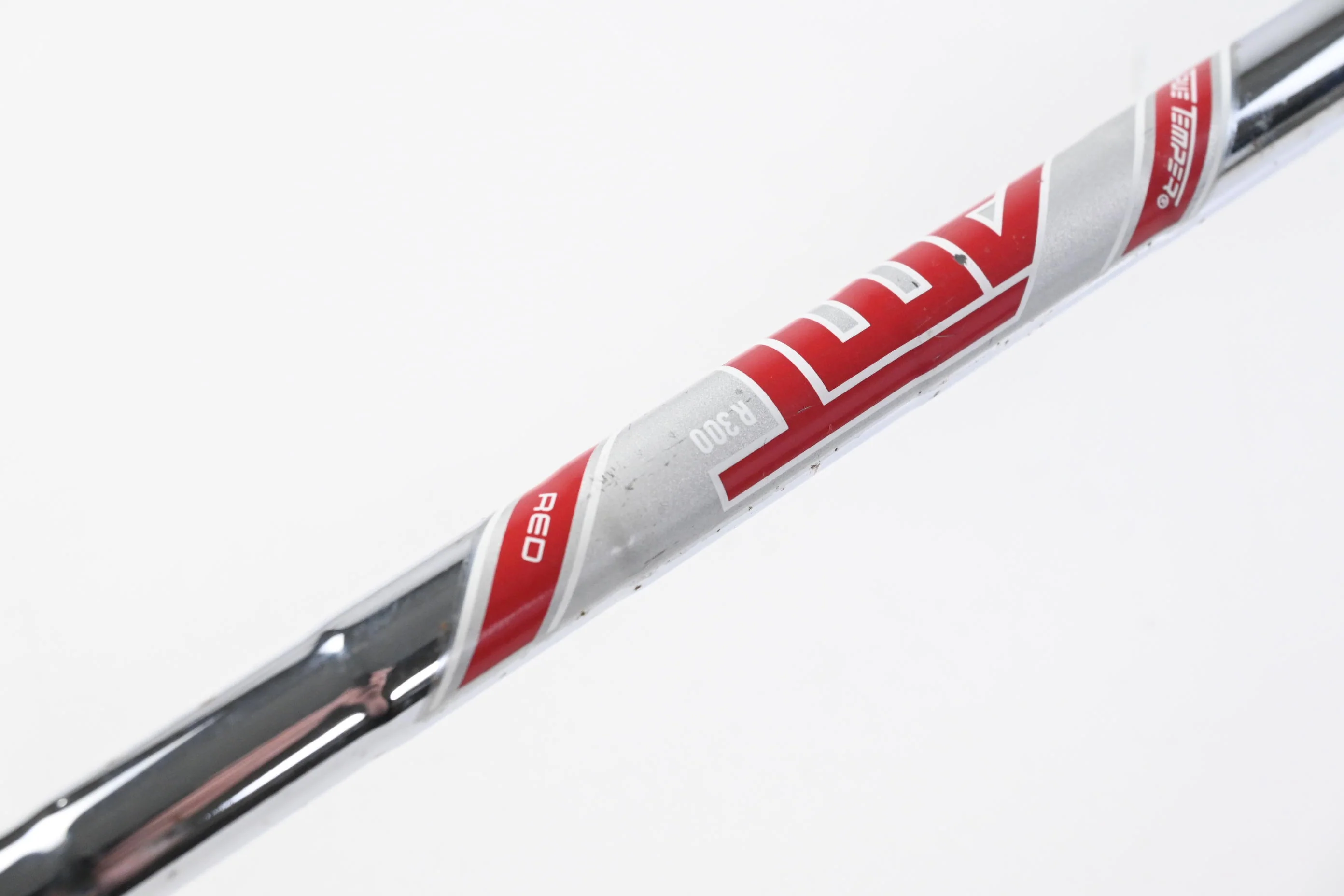Titleist T300 2019 Gap Wedge / 48 Degree / Regular Flex AMT Red R300 Shaft - Image 4