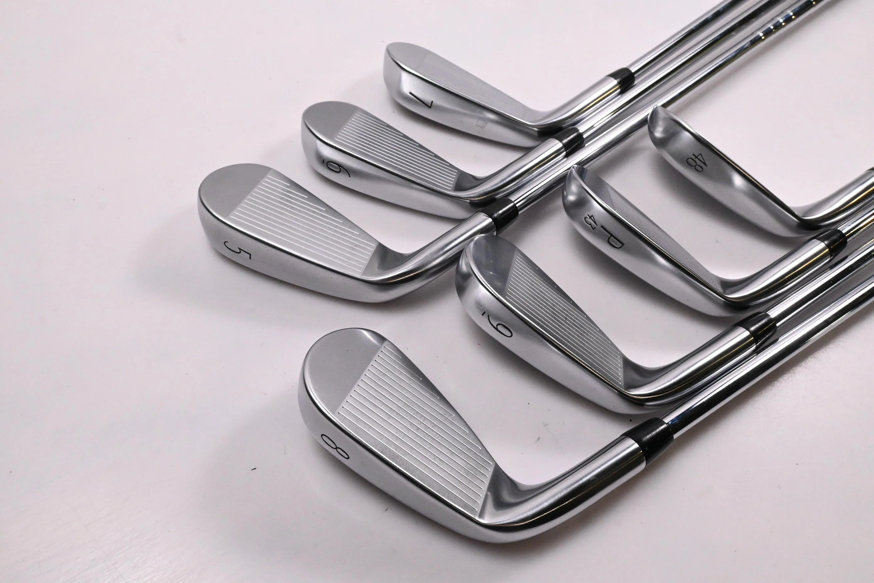 Titleist T350 2025 Irons / 5-PW+48° / Stiff Flex AMT Red Shafts - Image 4