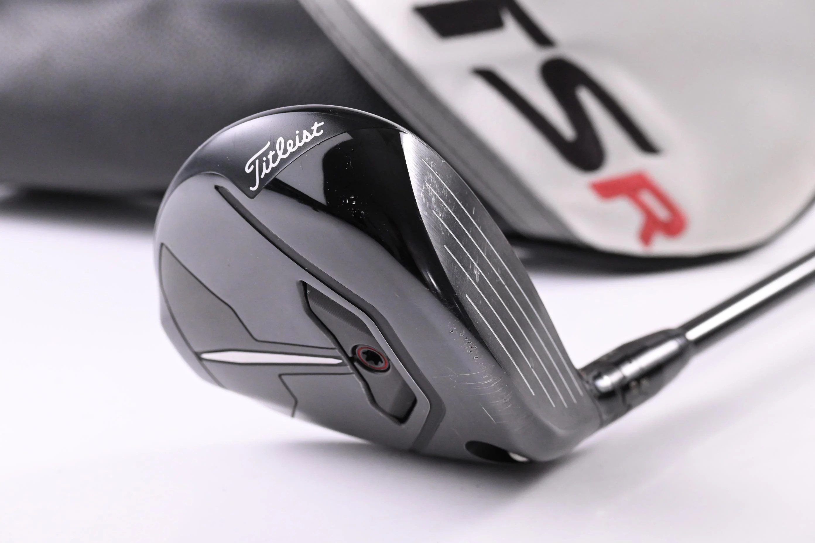 Titleist TSR2 #5 Wood / 18 Degree / Regular Flex Fujikura Vista Pro 55 Shaft