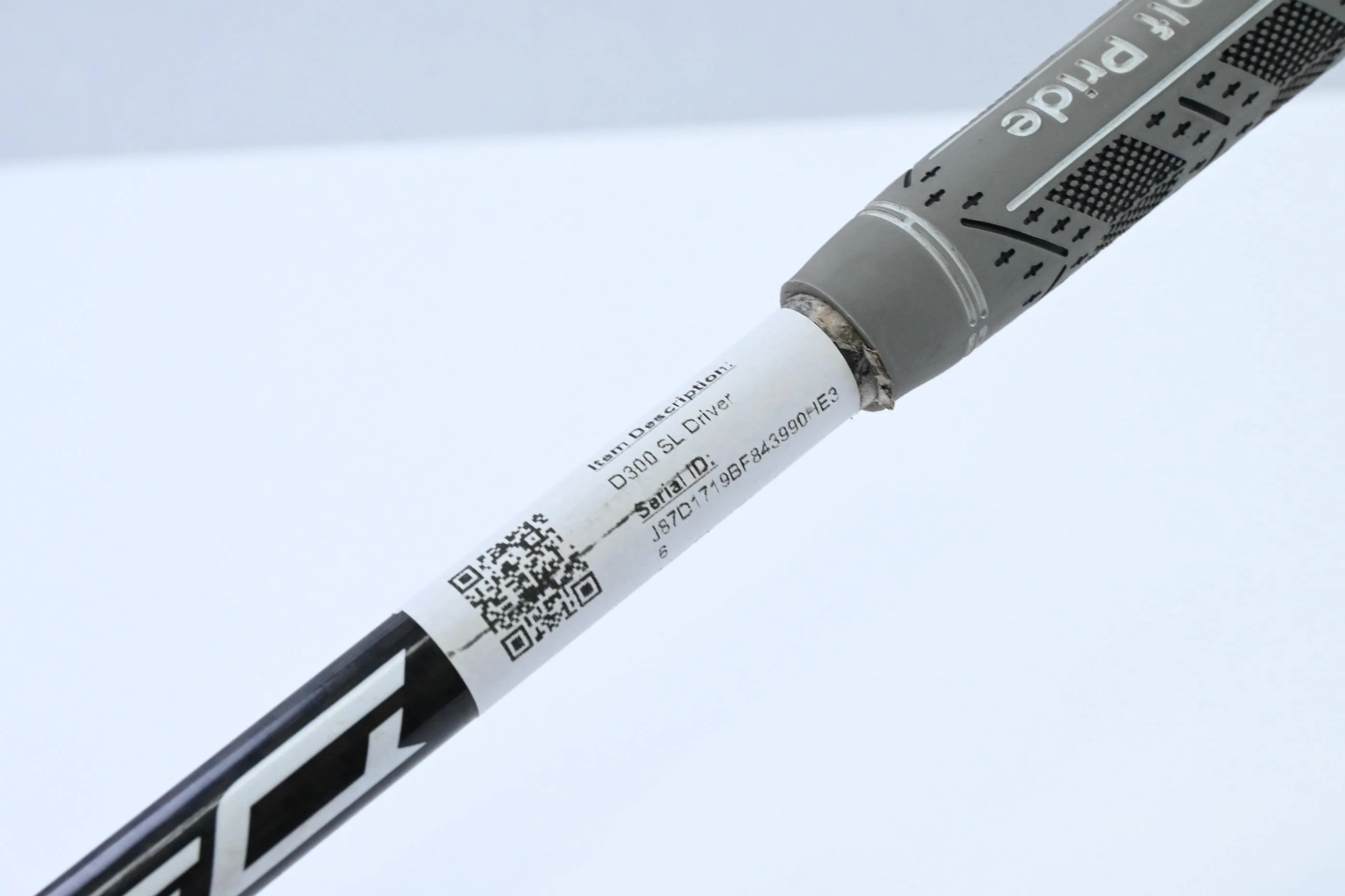 Wilson D300 SL Driver / 10.5 Degree / Regular Flex UST Superlight Shaft - Image 8