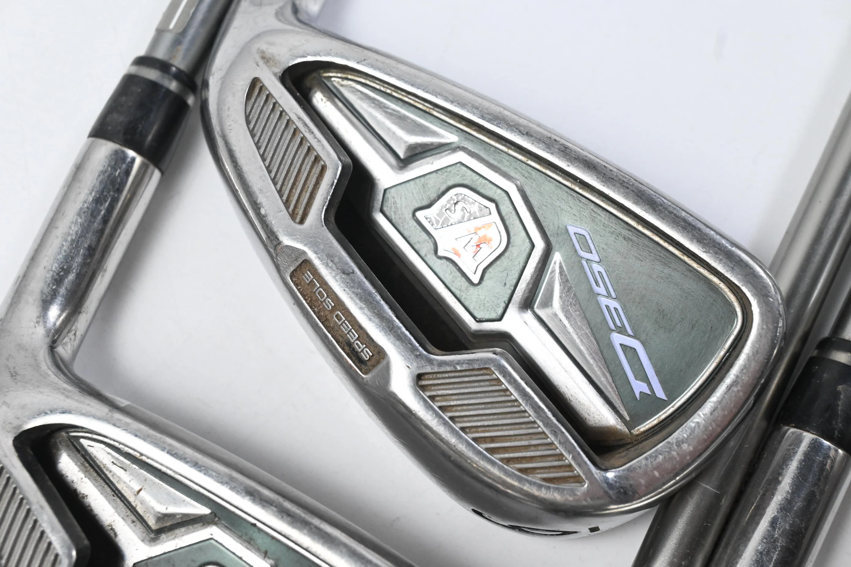 Wilson D350 Irons / 5-9i / Regular Flex UST Mamiya Elements Chrome Shafts