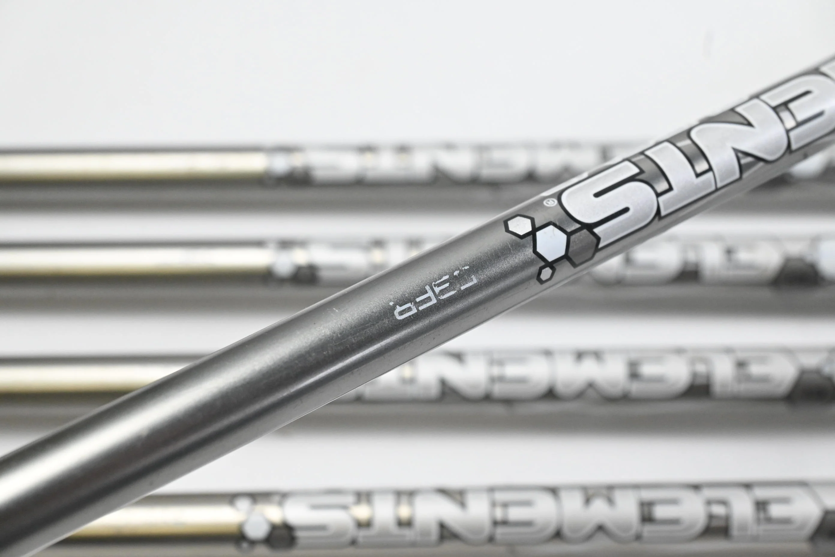 Wilson D350 Irons / 5-9i / Regular Flex UST Mamiya Elements Chrome Shafts - Image 6