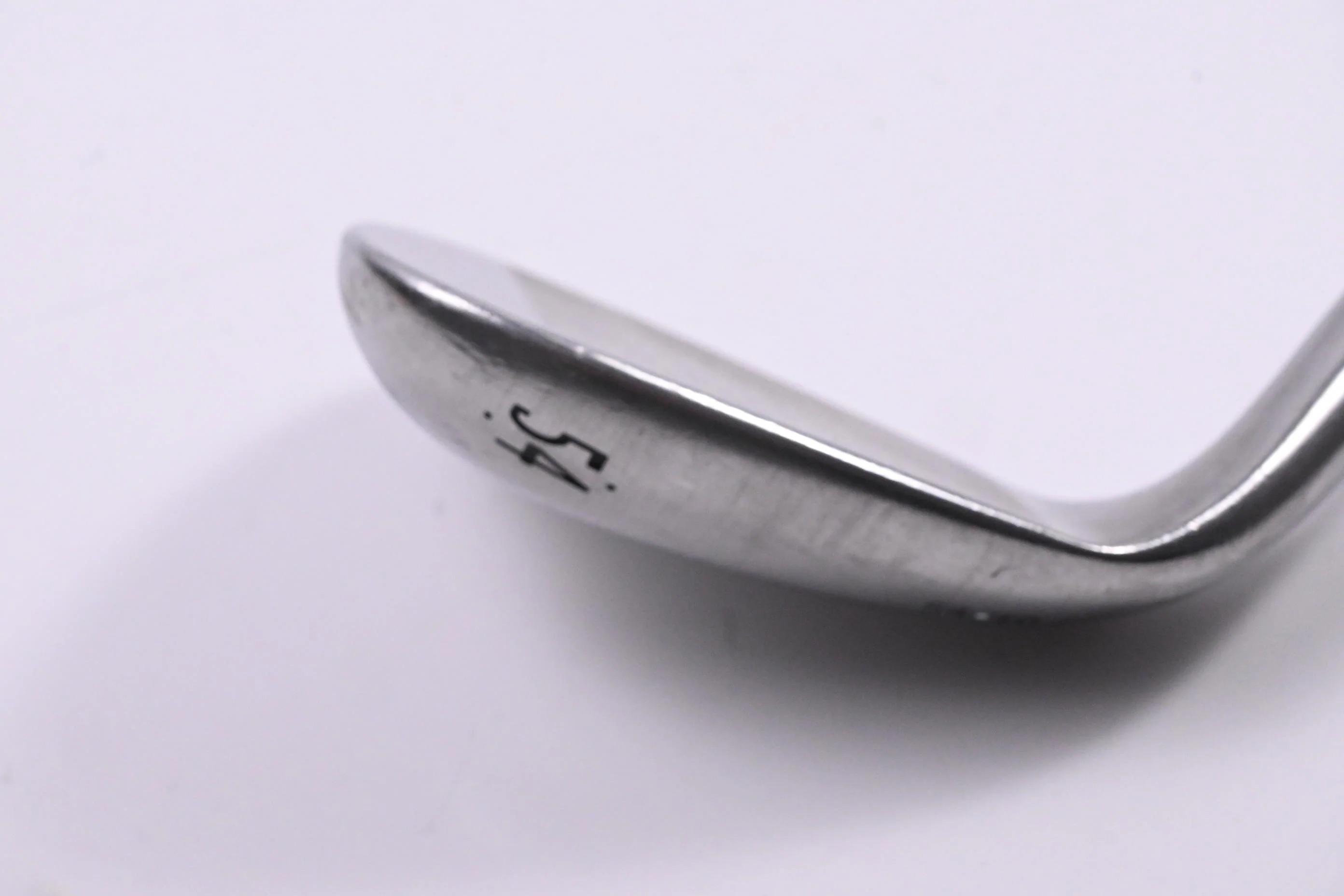 Wilson FG Tour Traction Control Sand Wedge / 54 Degree / Wedge Flex Dynamic Gold - Image 3