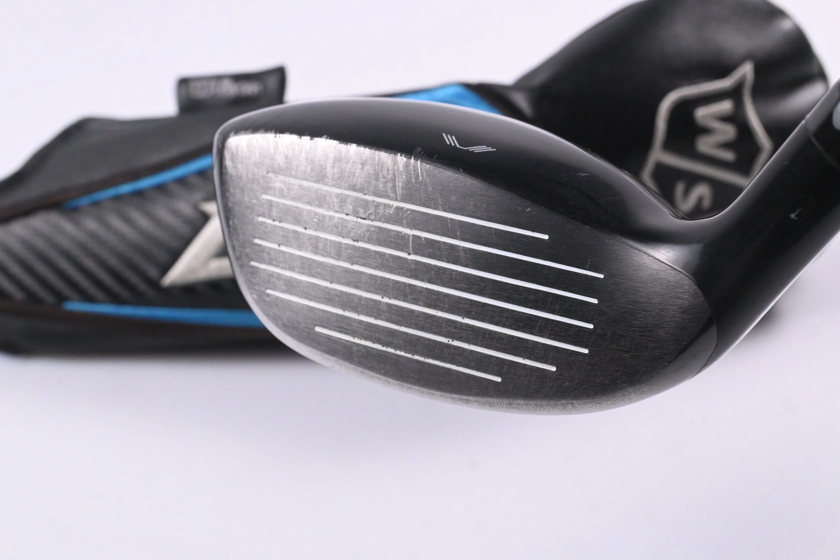 Wilson Staff D7 #4 Hybrid / 22 Degree / Regular Flex UST Recoil 460 Shaft - Image 4