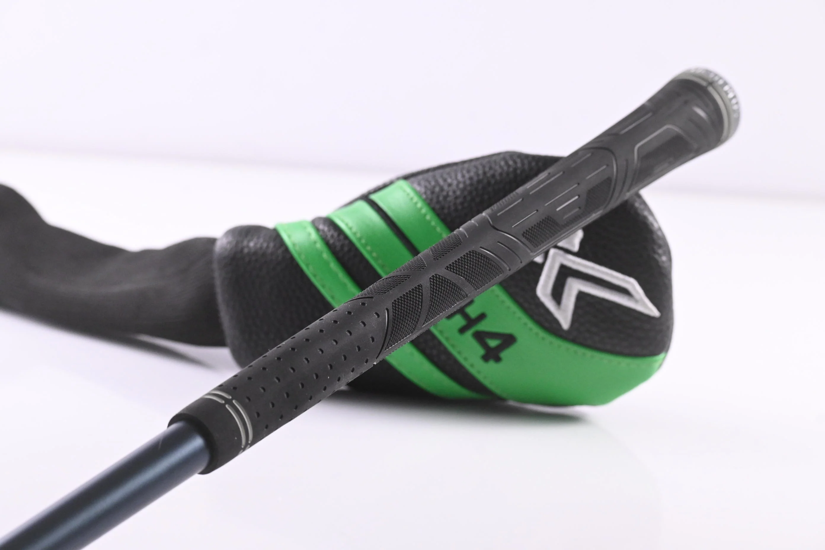 XXIO X 2022 #4 Hybrid / 20 Degree / Regular Flex Miyazaki AX-II BST 51 Shaft - Image 8